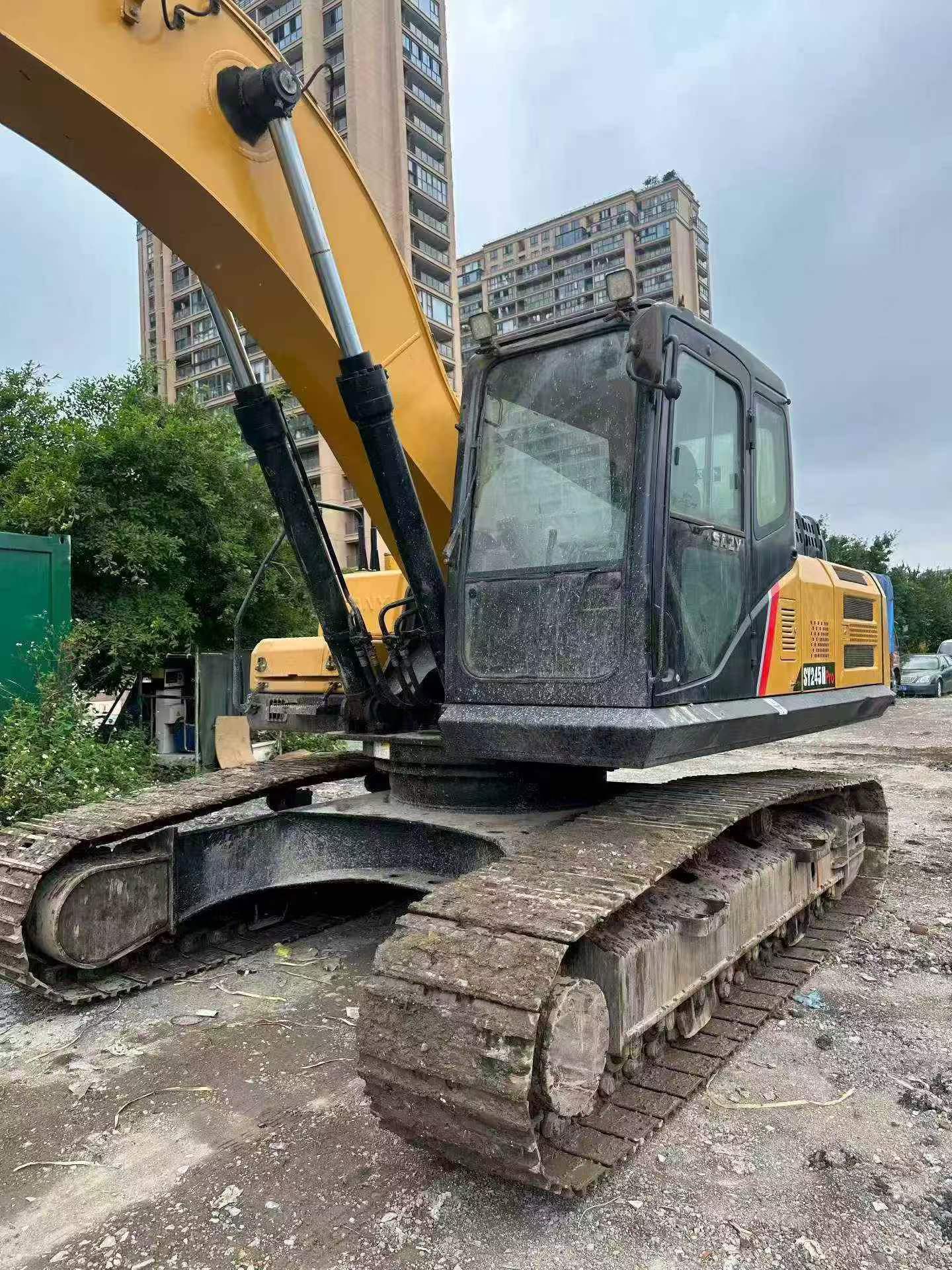 Buy Sany SY245H Used Excavator / 3