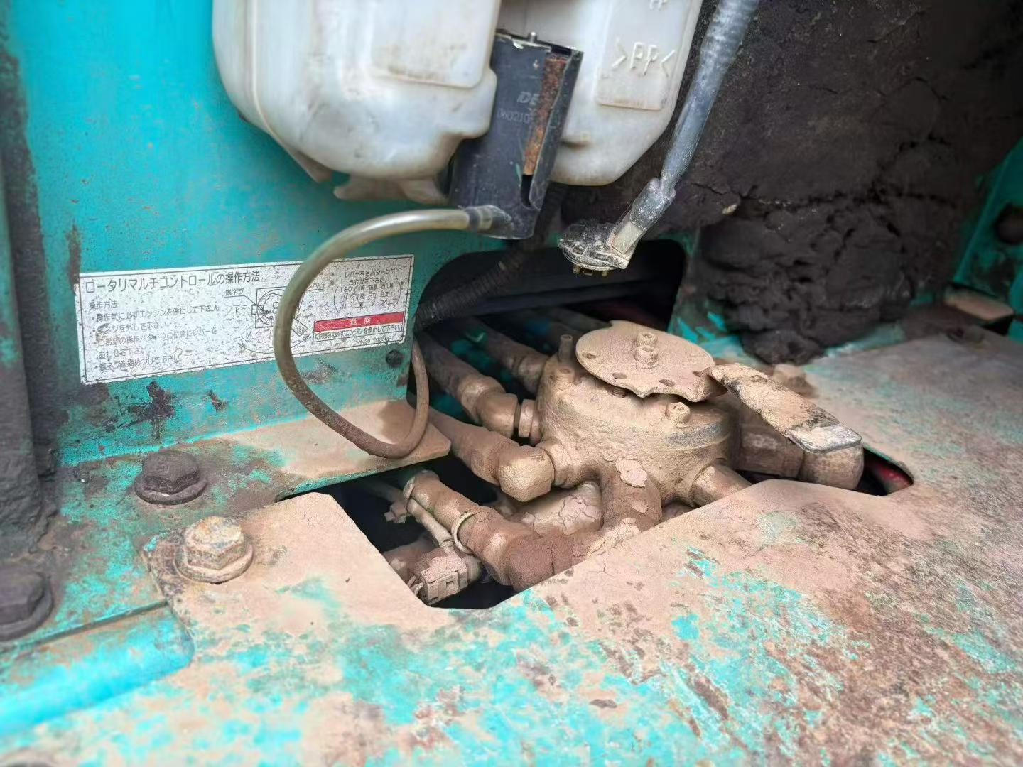 Buy Kobelco SK200-2 Used Excavator / 8