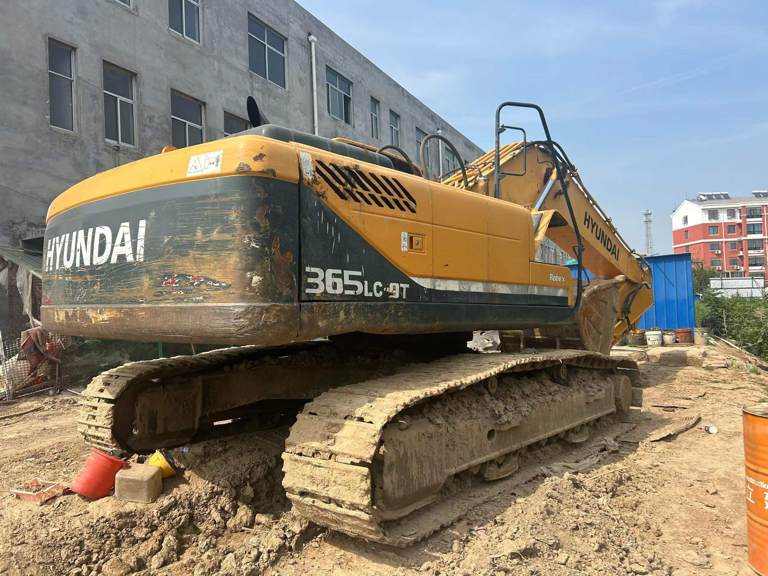 Buy Hyundai R275LC-9T Used Excavator / 3