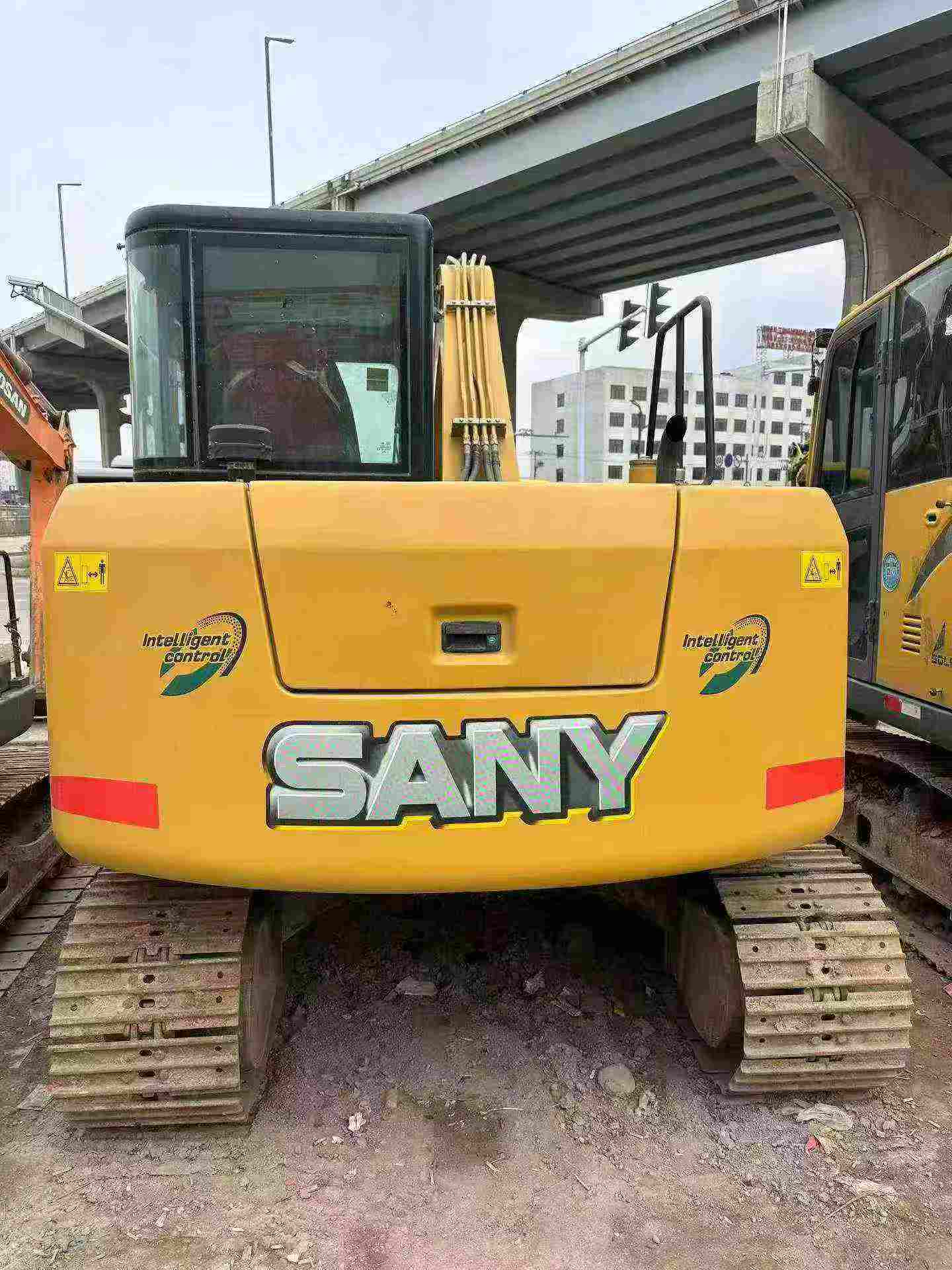 شراء Sany SY75 مستعمل حفارة