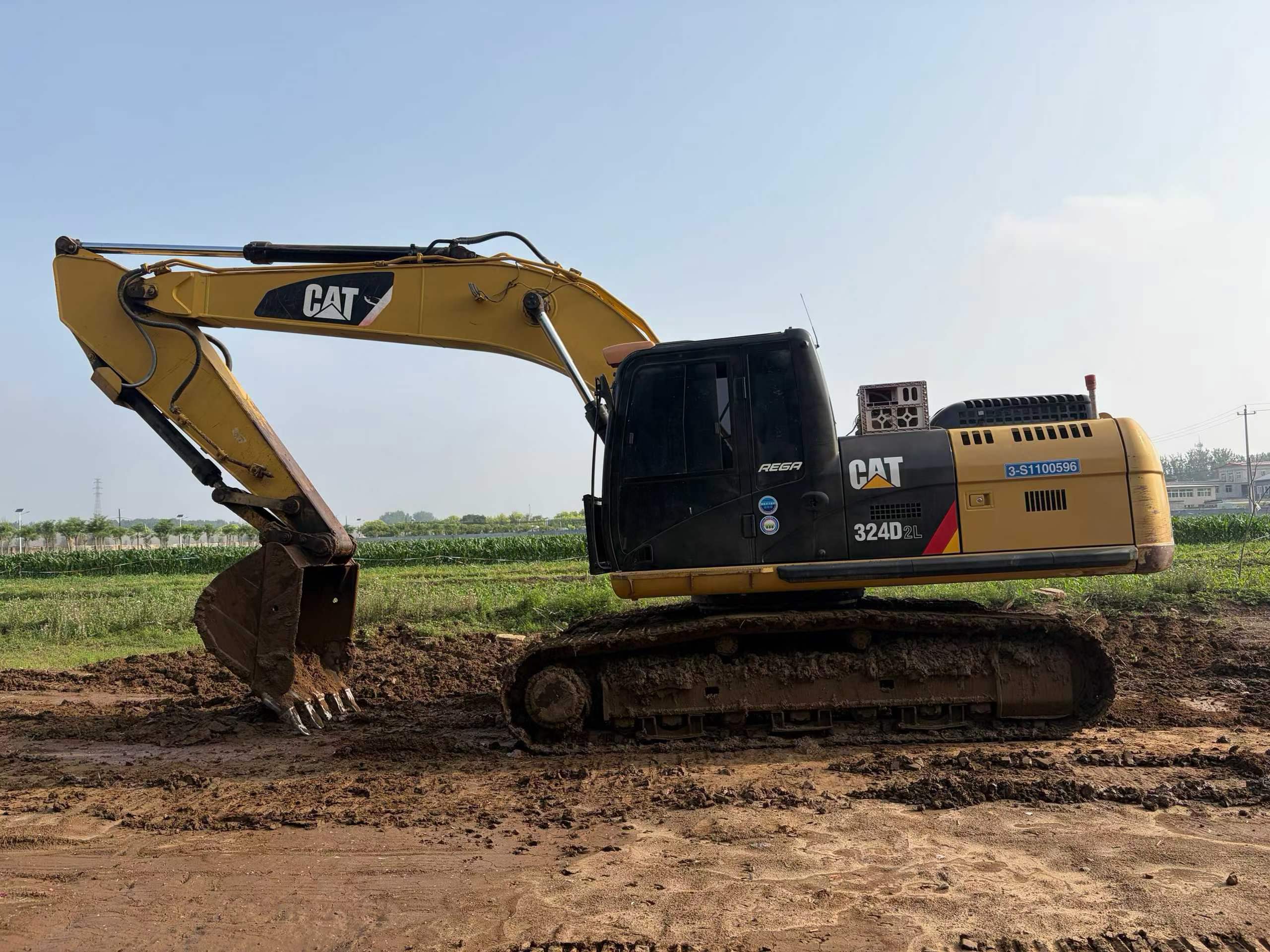 Buy Caterpillar 324D Used Excavator / 8