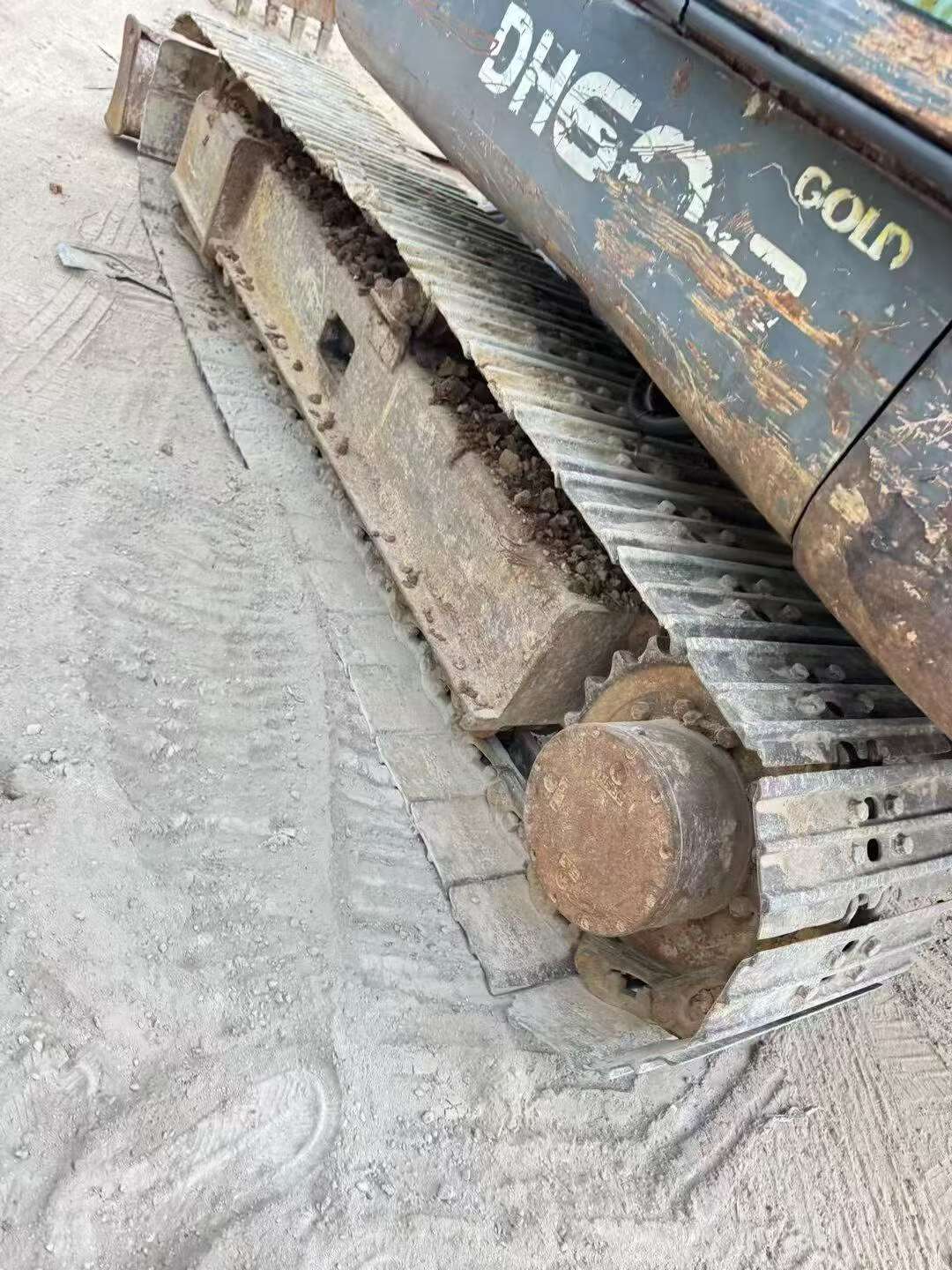 شراء حفارة Doosan DH60 مستعملة / 5