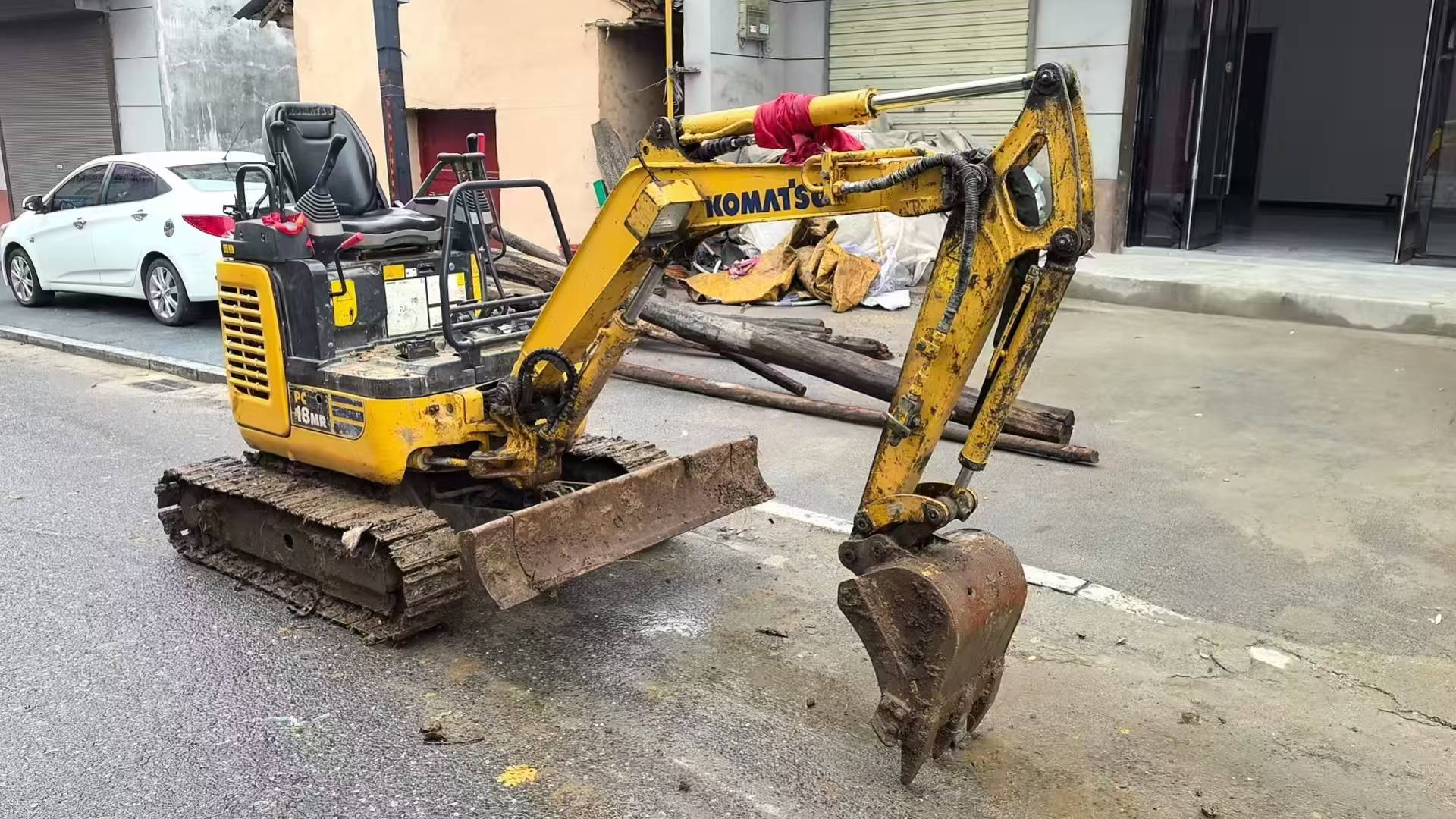 شراء حفارة Komatsu PC18MR-2 مستعملة / 2