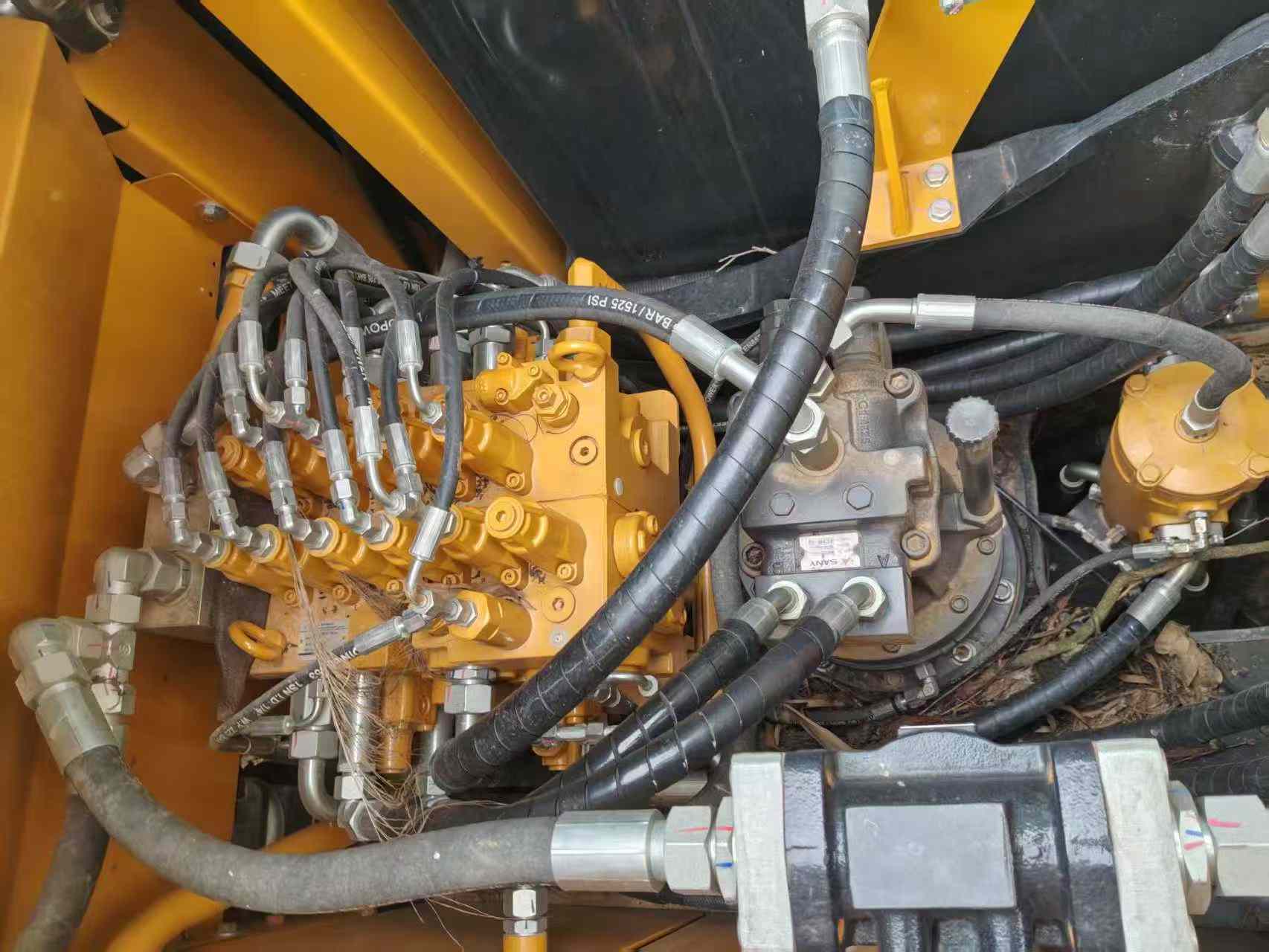 شراء حفارة Sany SY135 مستعملة / 4 شراء حفارة Sany SY135 مستعملة / 4