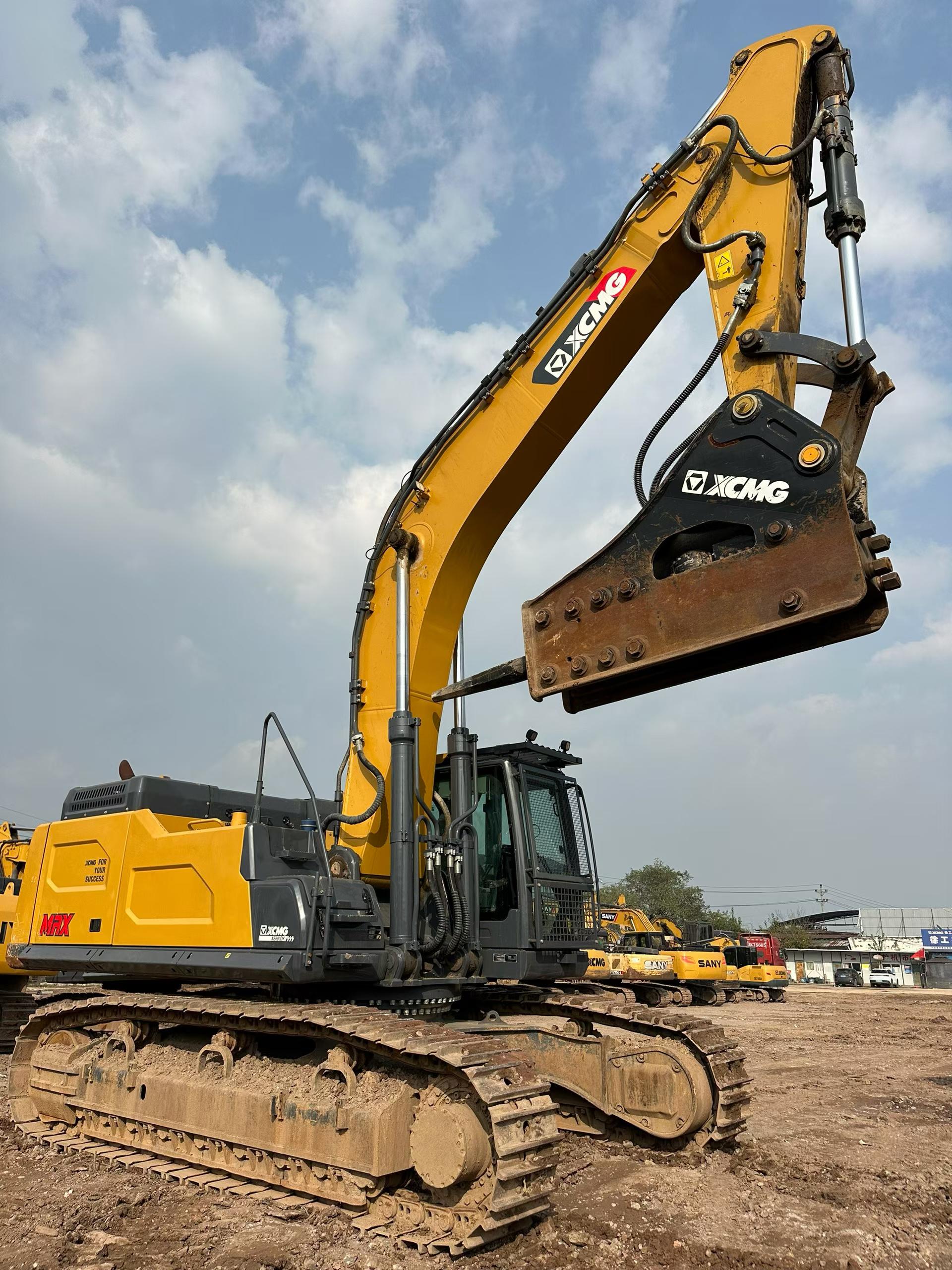 Buy XCMG XE600DK Used Excavator / 6