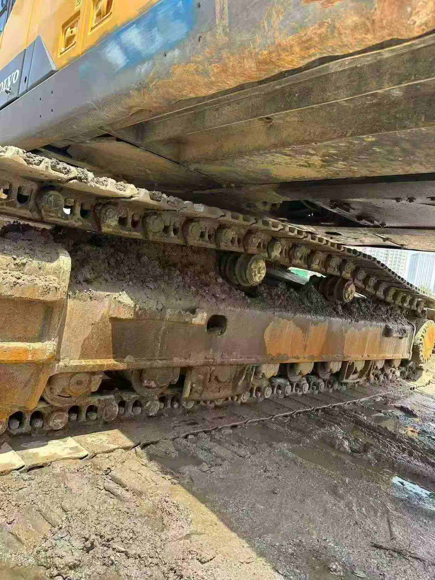 شراء حفارة Volvo EC380D مستعملة / 9
