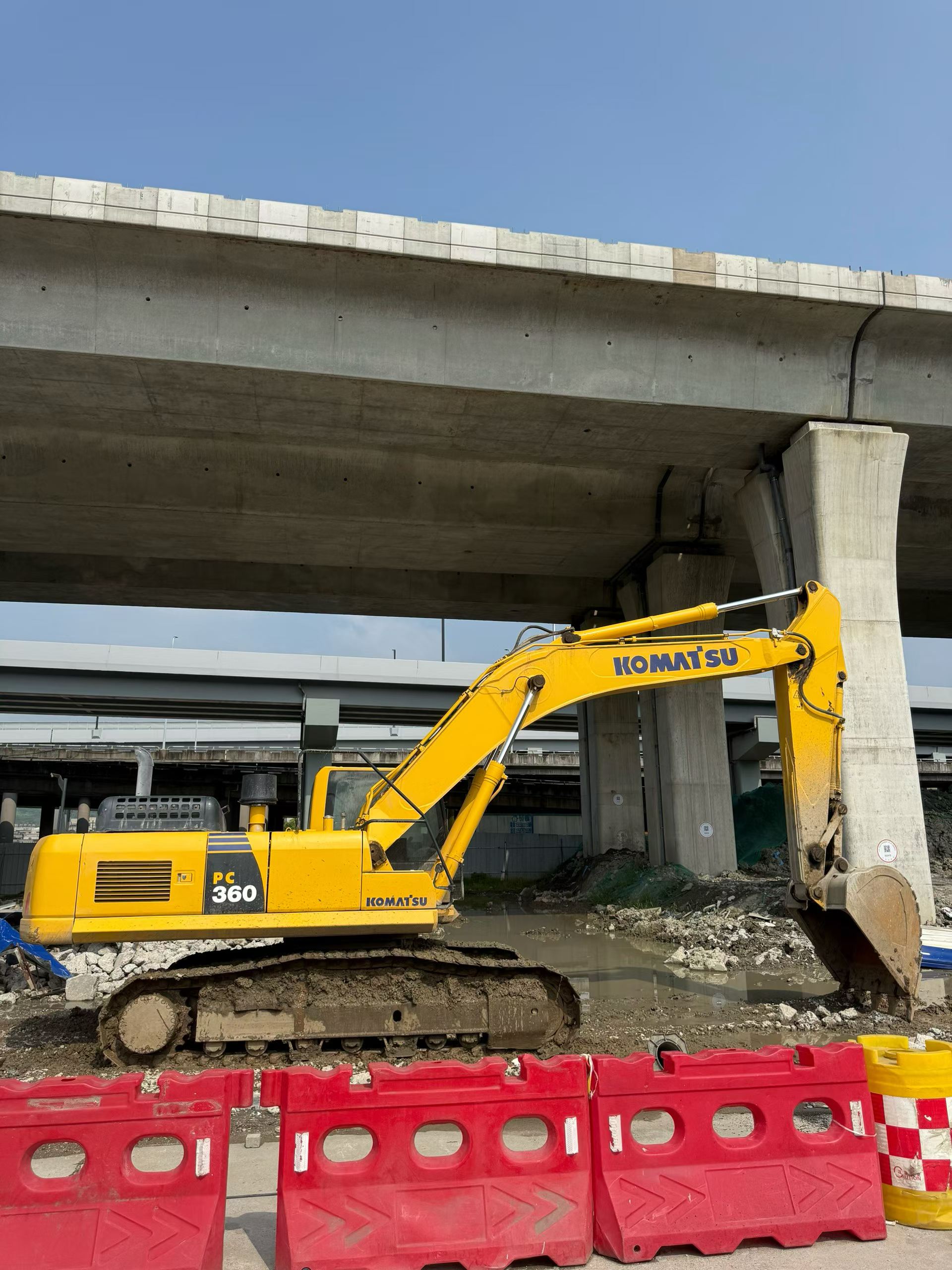 شراء حفارة Komatsu PC360-8M0 مستعملة / 3