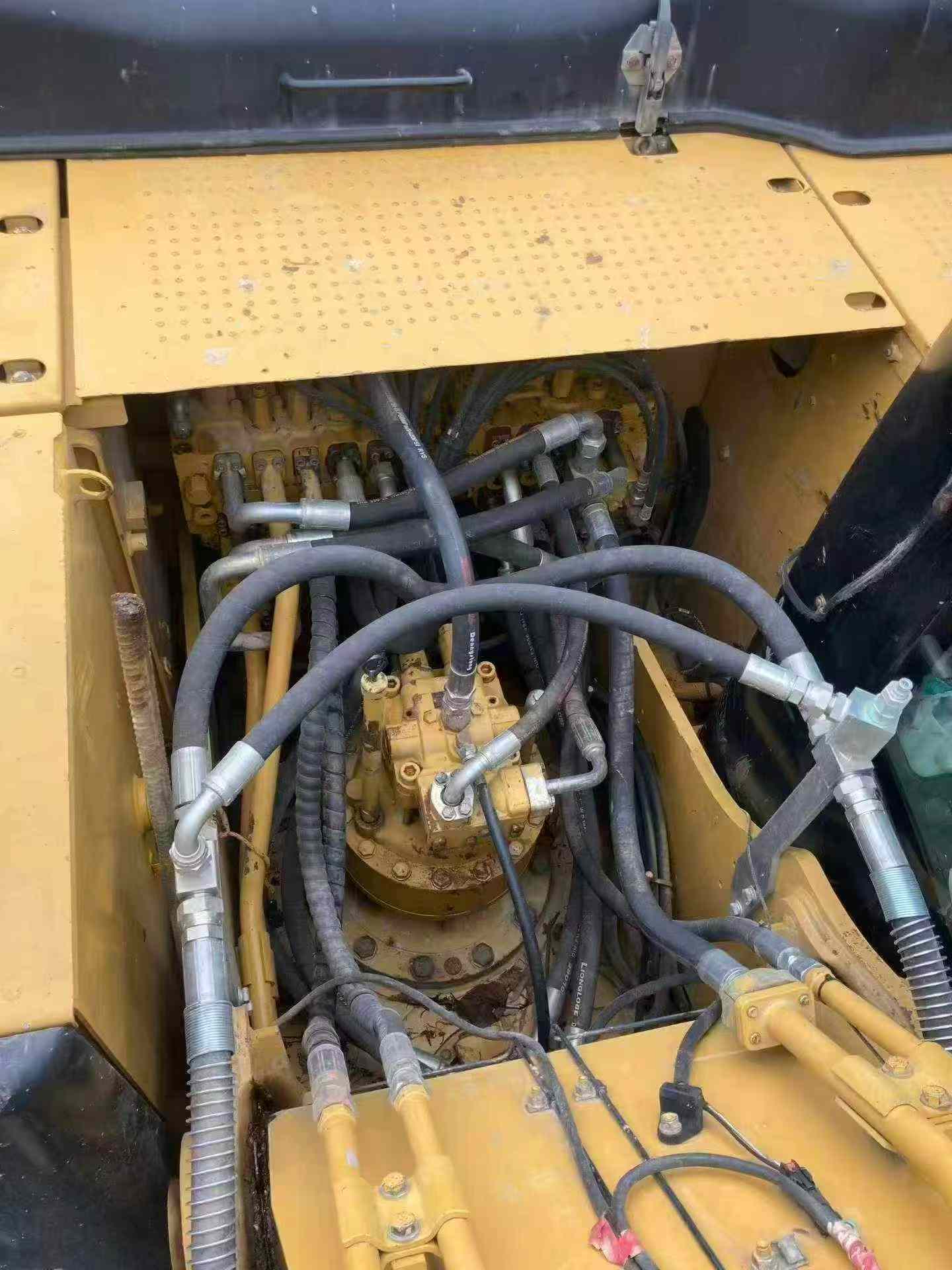 Buy Caterpillar 320D Used Excavator / 4