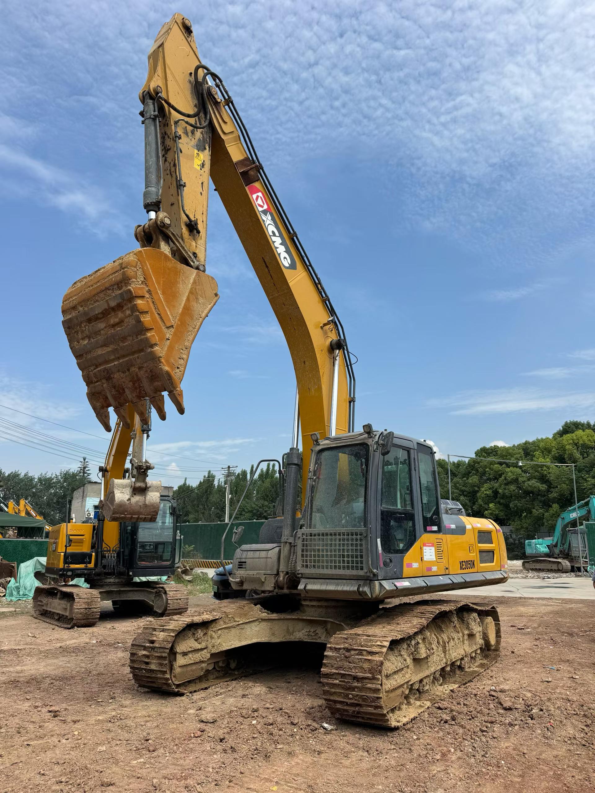 Buy XCMG XE245D Used Excavator / 4