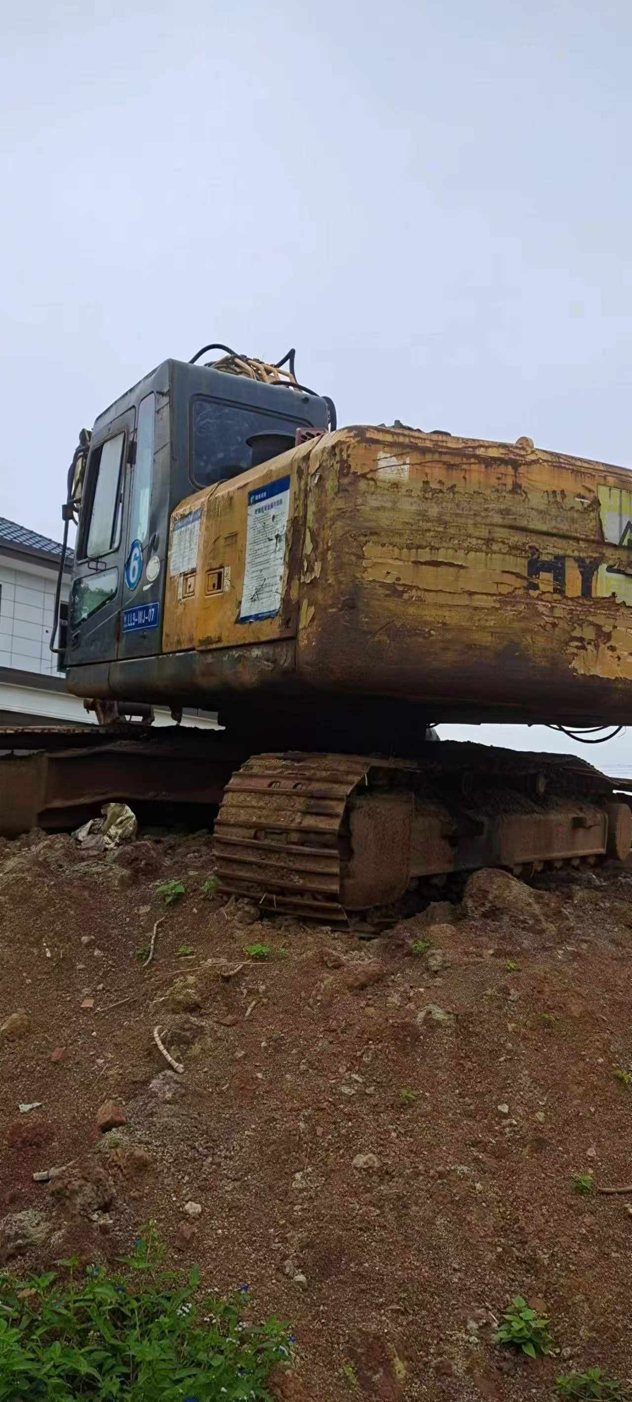 شراء حفارة Hyundai R225-7 مستعملة / 3
