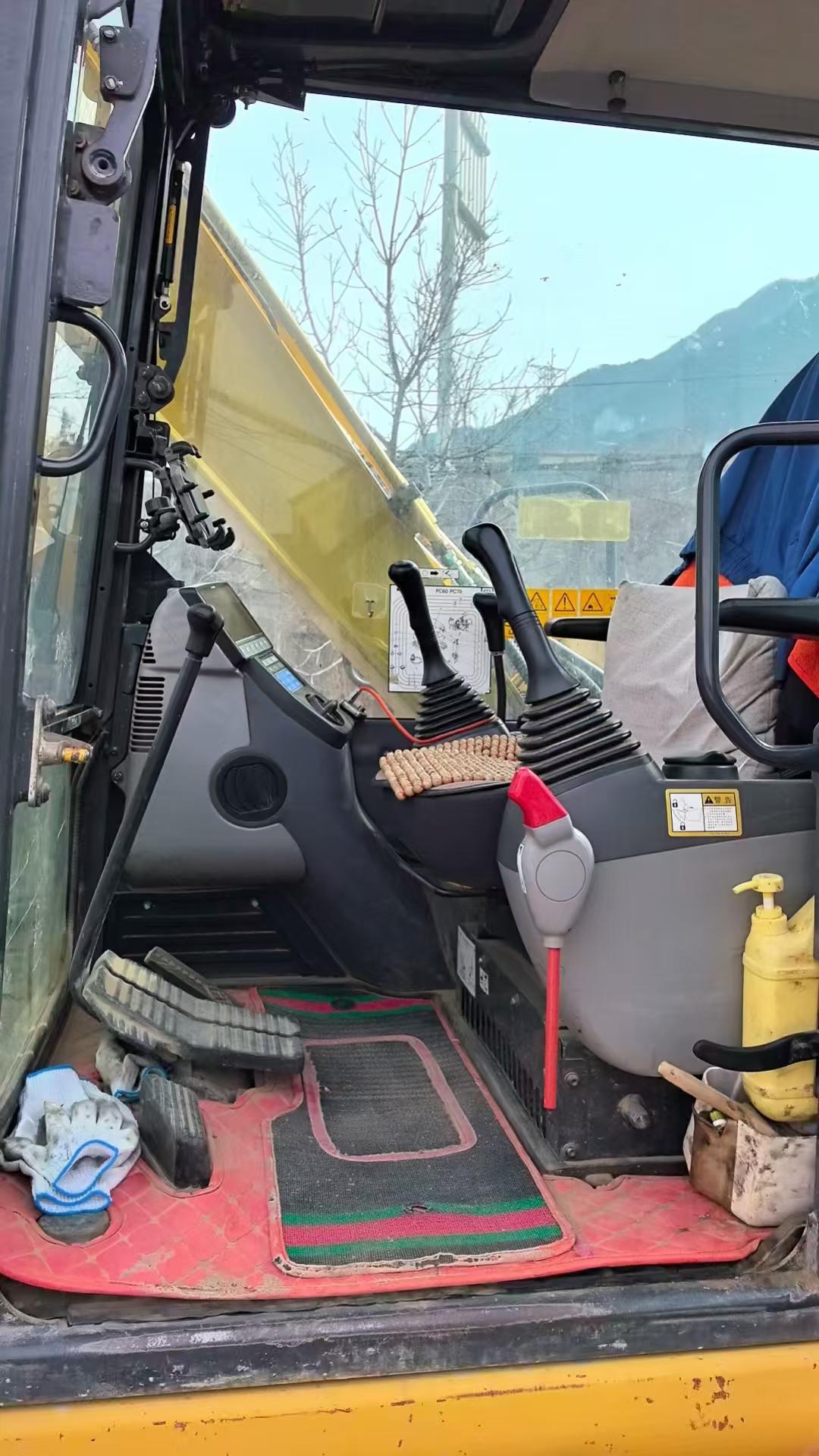 شراء حفارة Komatsu PC70 مستعملة / 5