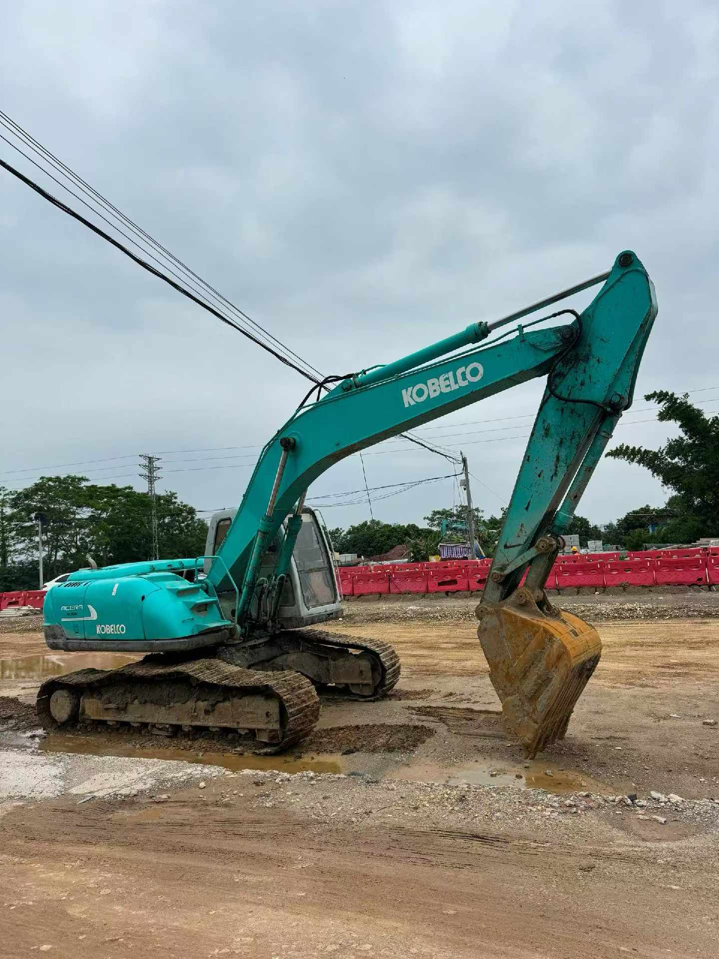 Buy Kobelco SK200-5.5 Used Excavator
