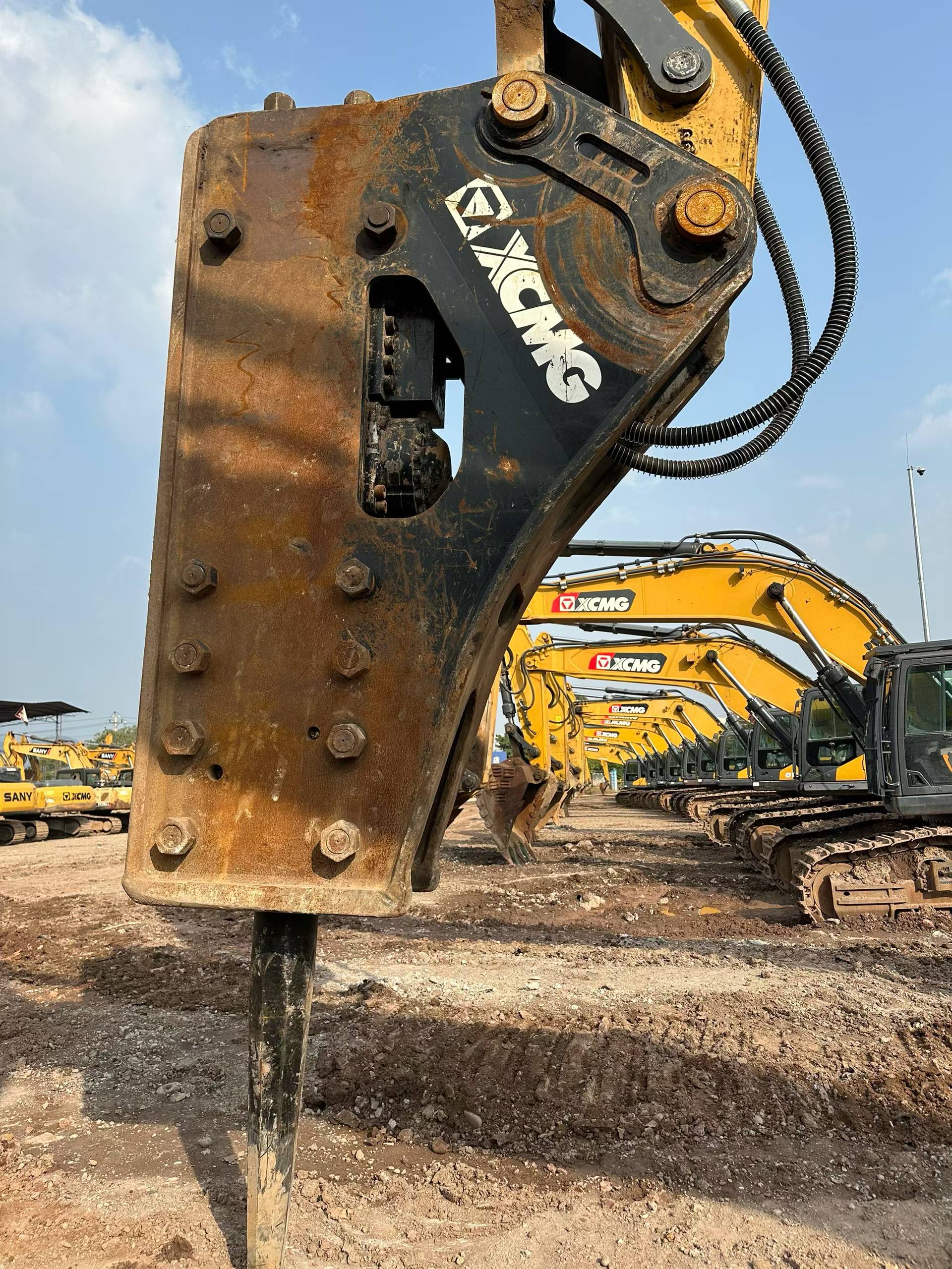 Buy XCMG XE600DK Used Excavator / 4