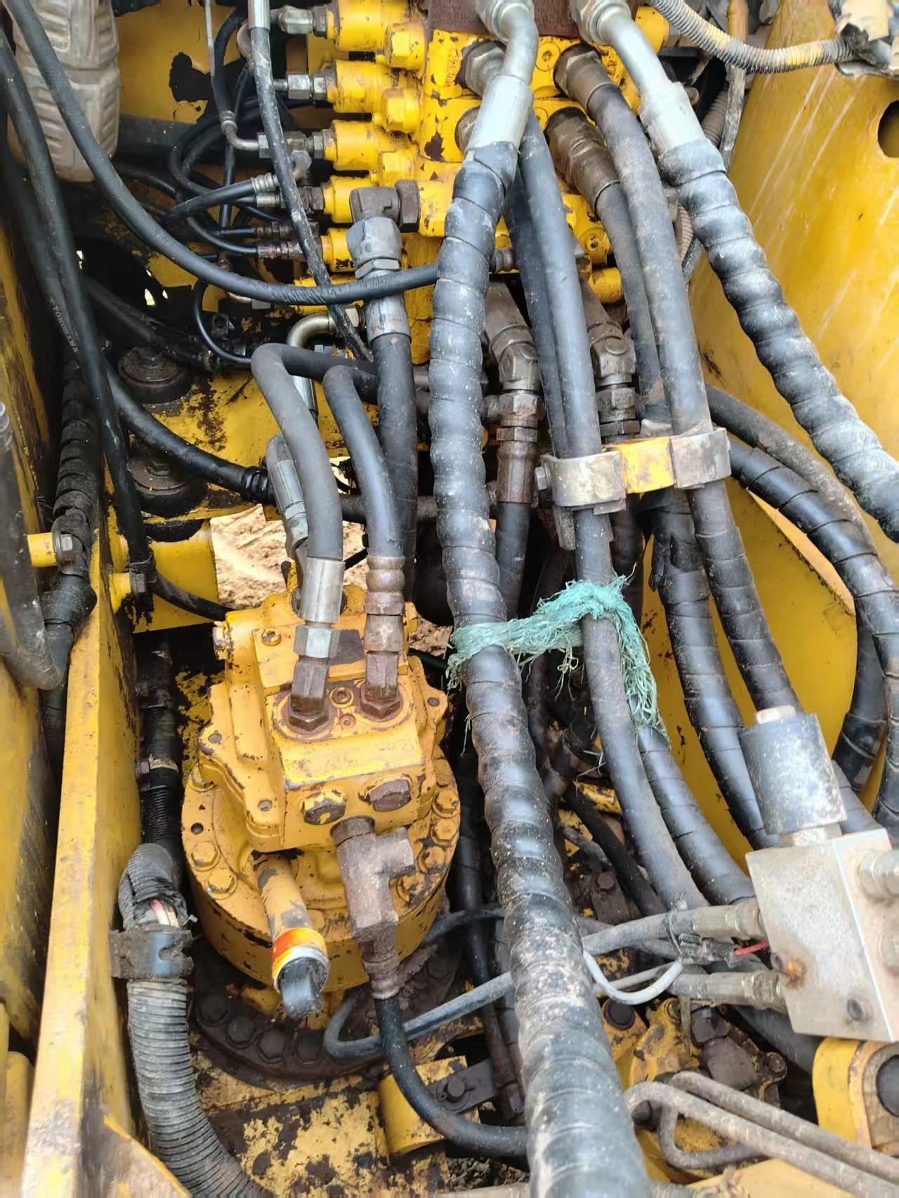 شراء حفارة Komatsu PC130 مستعملة / 6