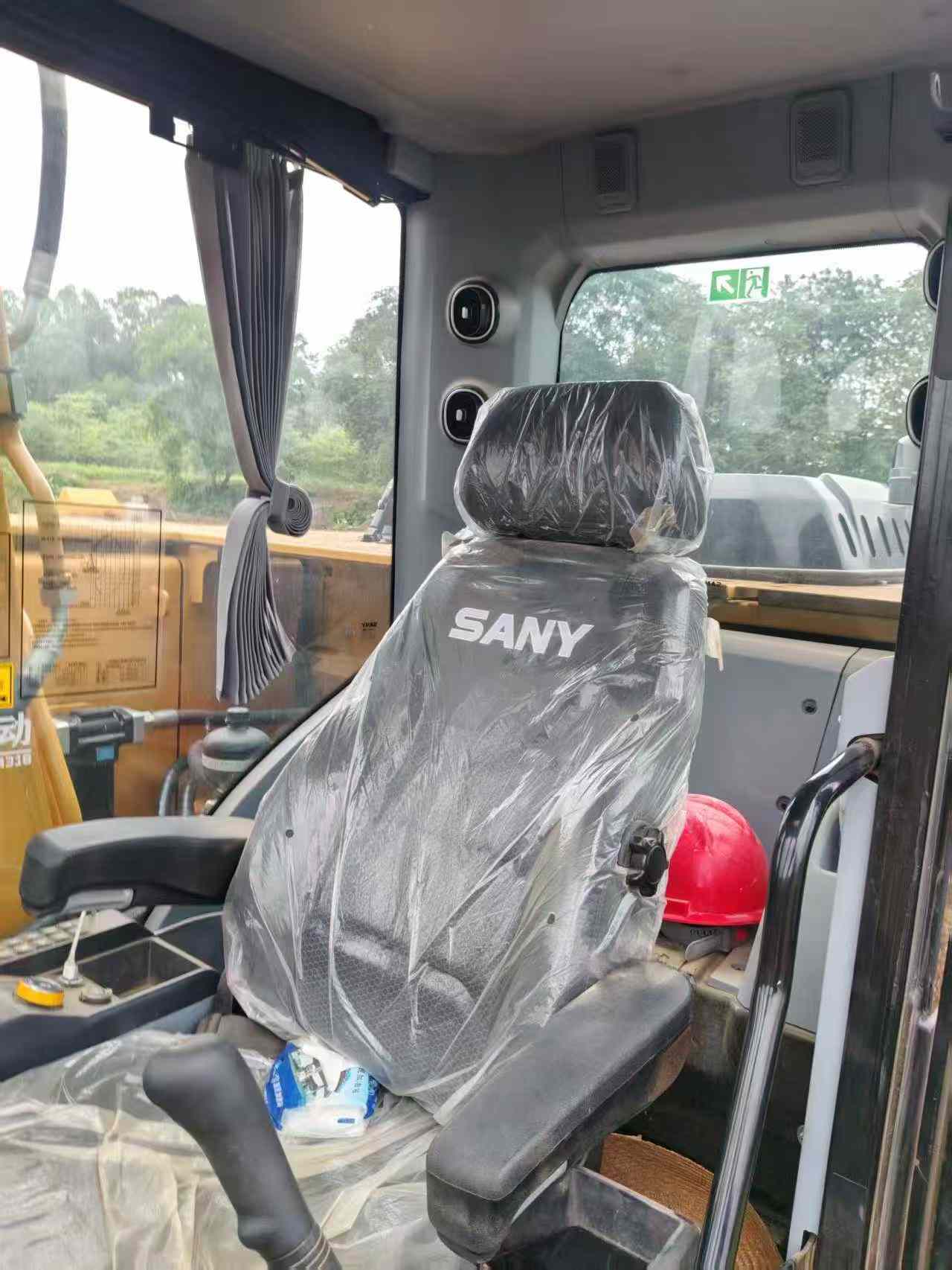 شراء حفارة Sany SY135 مستعملة / 8 شراء حفارة Sany SY135 مستعملة / 8