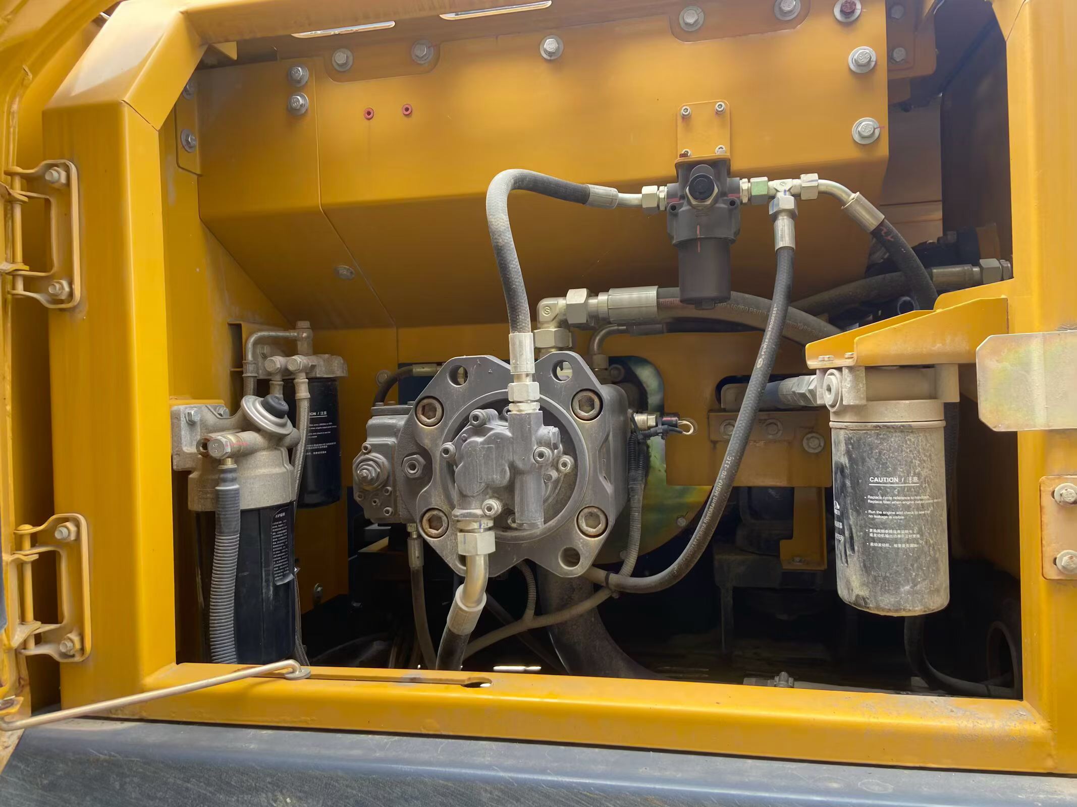 شراء حفارة XCMG XE215 مستعملة / 4