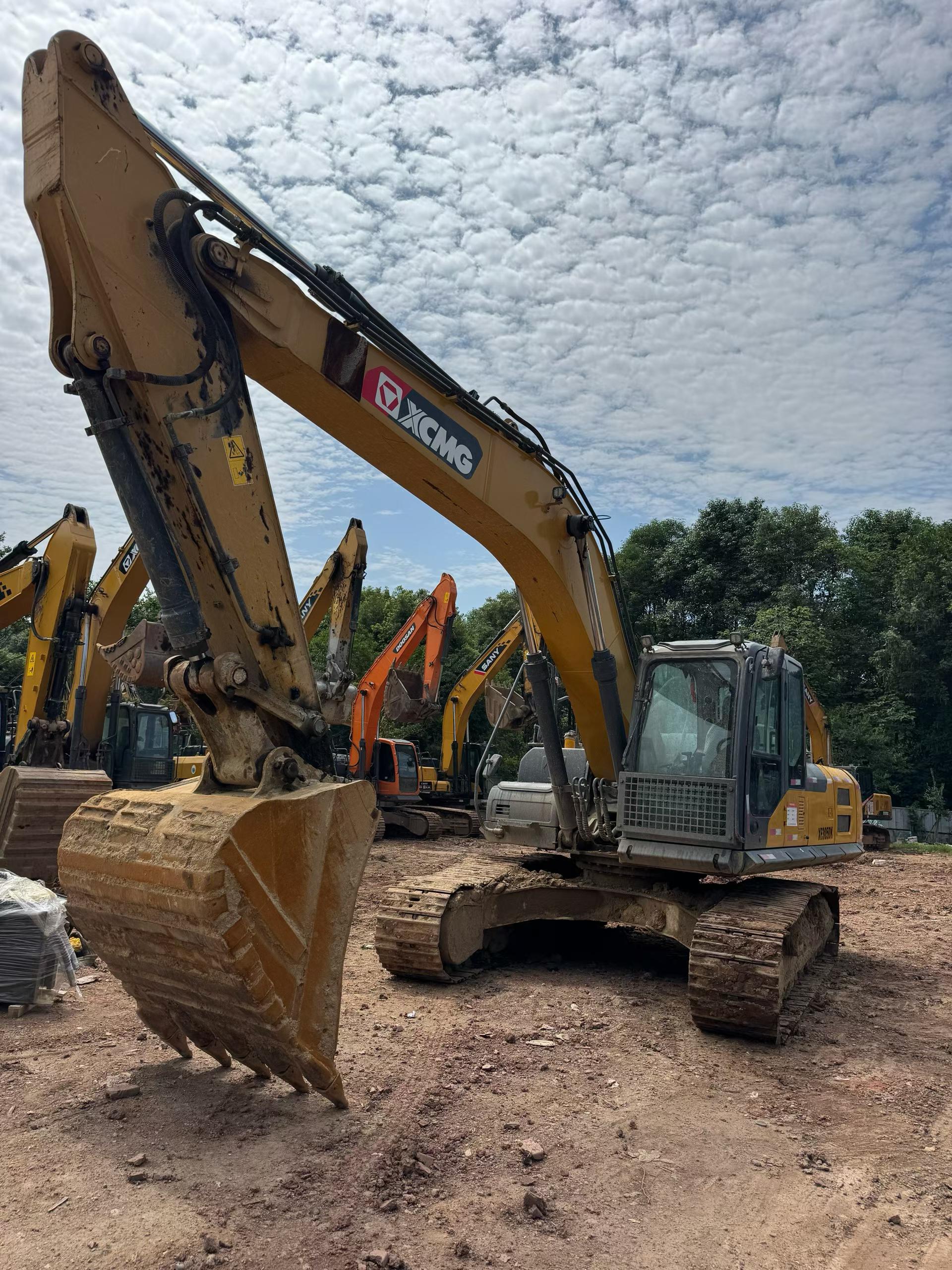 Buy XCMG XE245D Used Excavator / 5