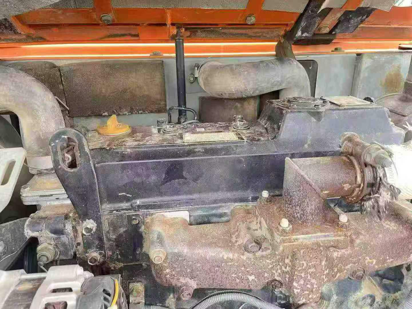 شراء حفارة Hitachi ZX70-3 مستعملة / 4