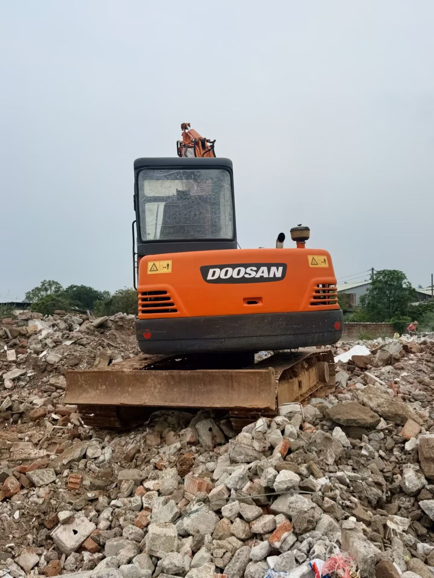 شراء حفارة Doosan DH55 مستعملة / 2
