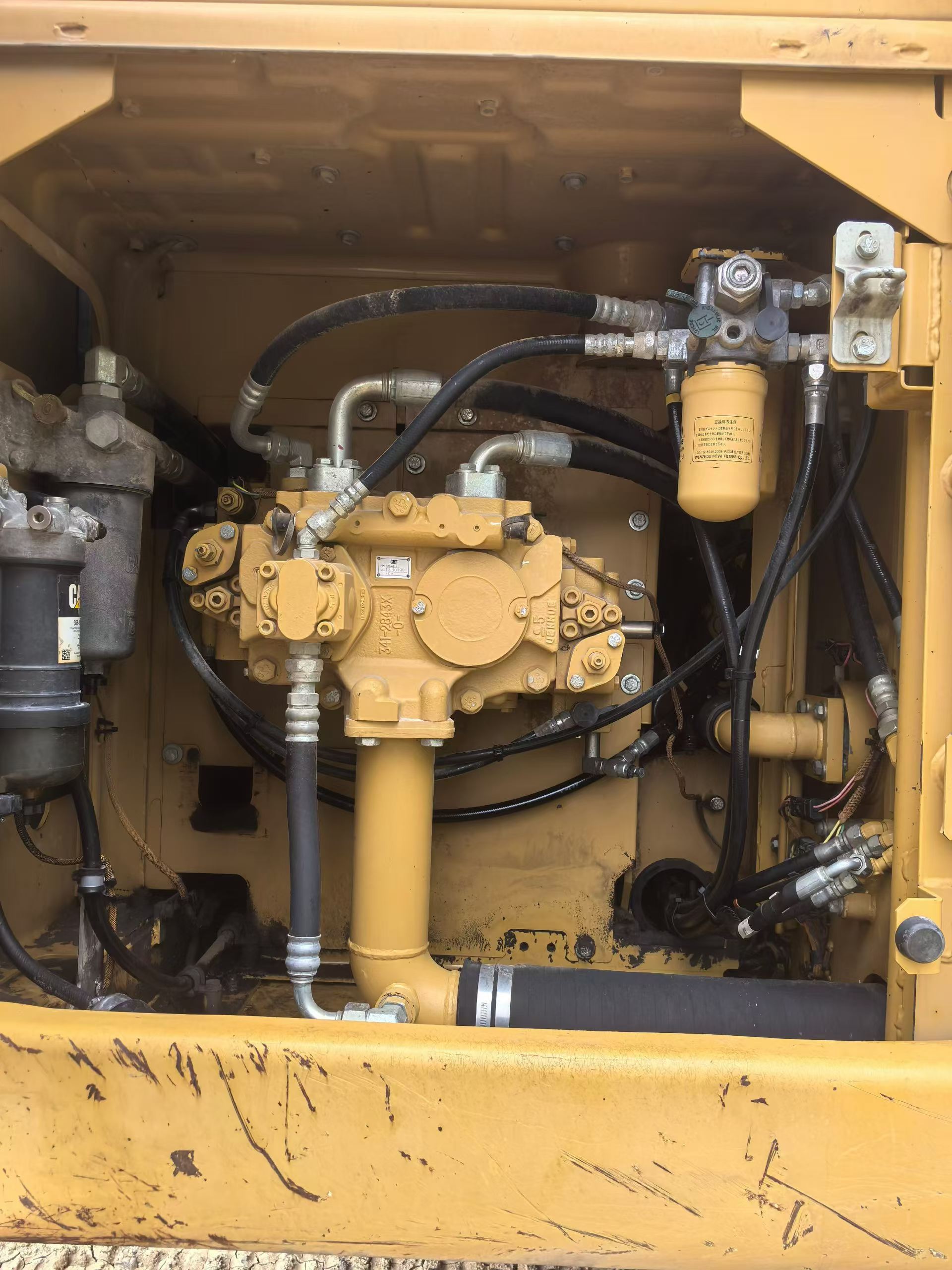 شراء حفارة Caterpillar 320E مستعملة / 5