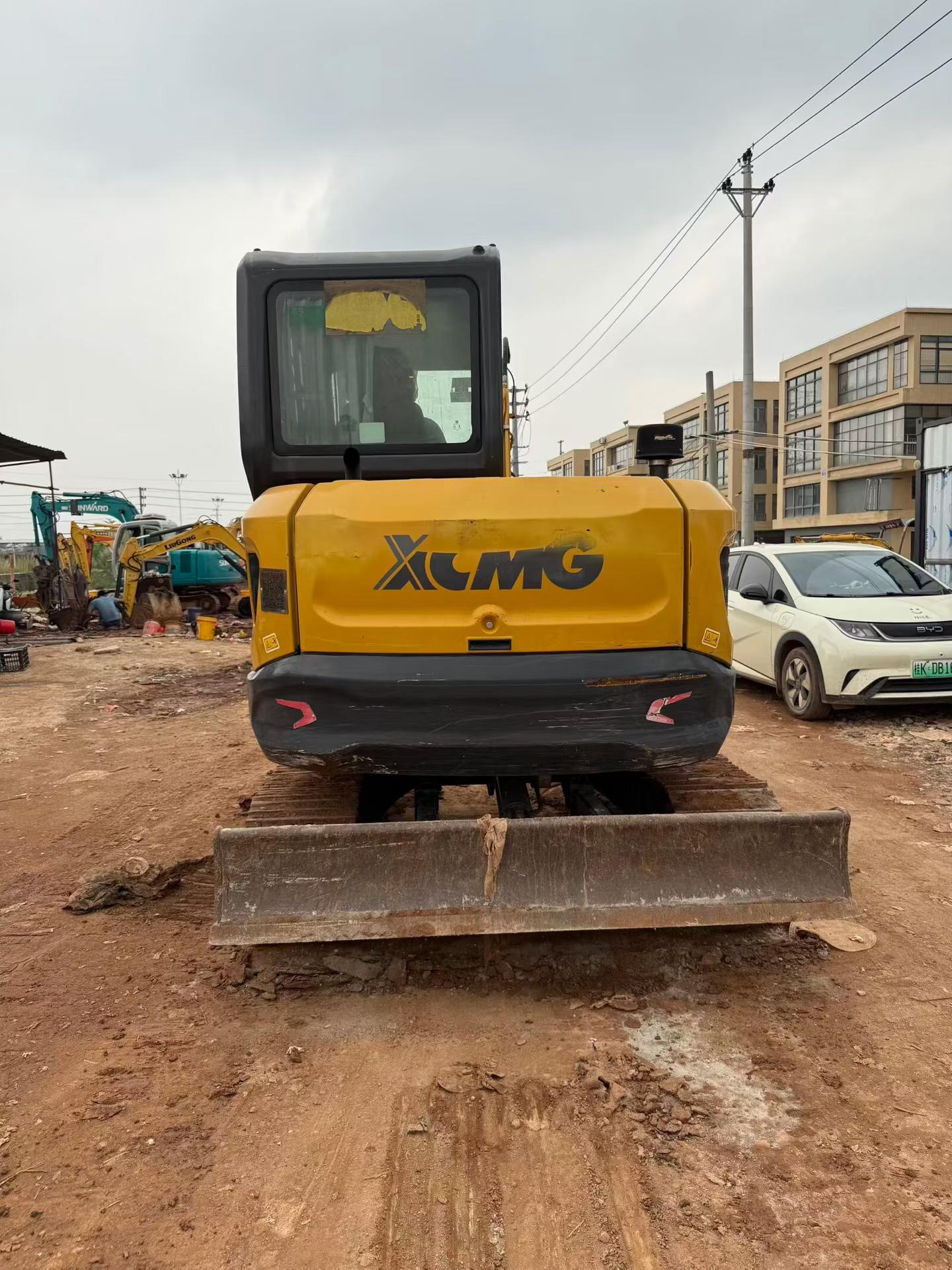 Buy XCMG LW60G Used Excavator / 2