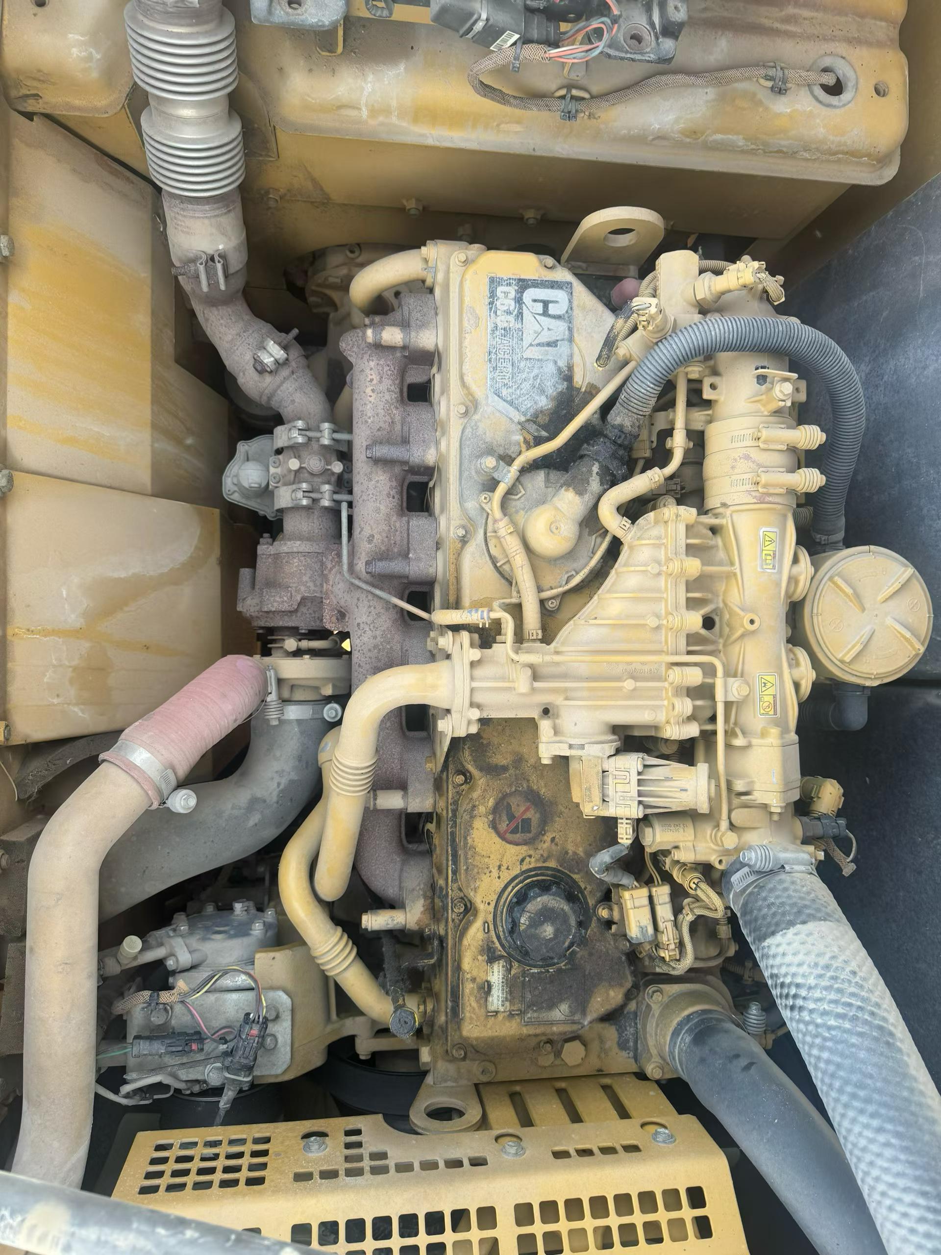 شراء حفارة Caterpillar 320E مستعملة / 5