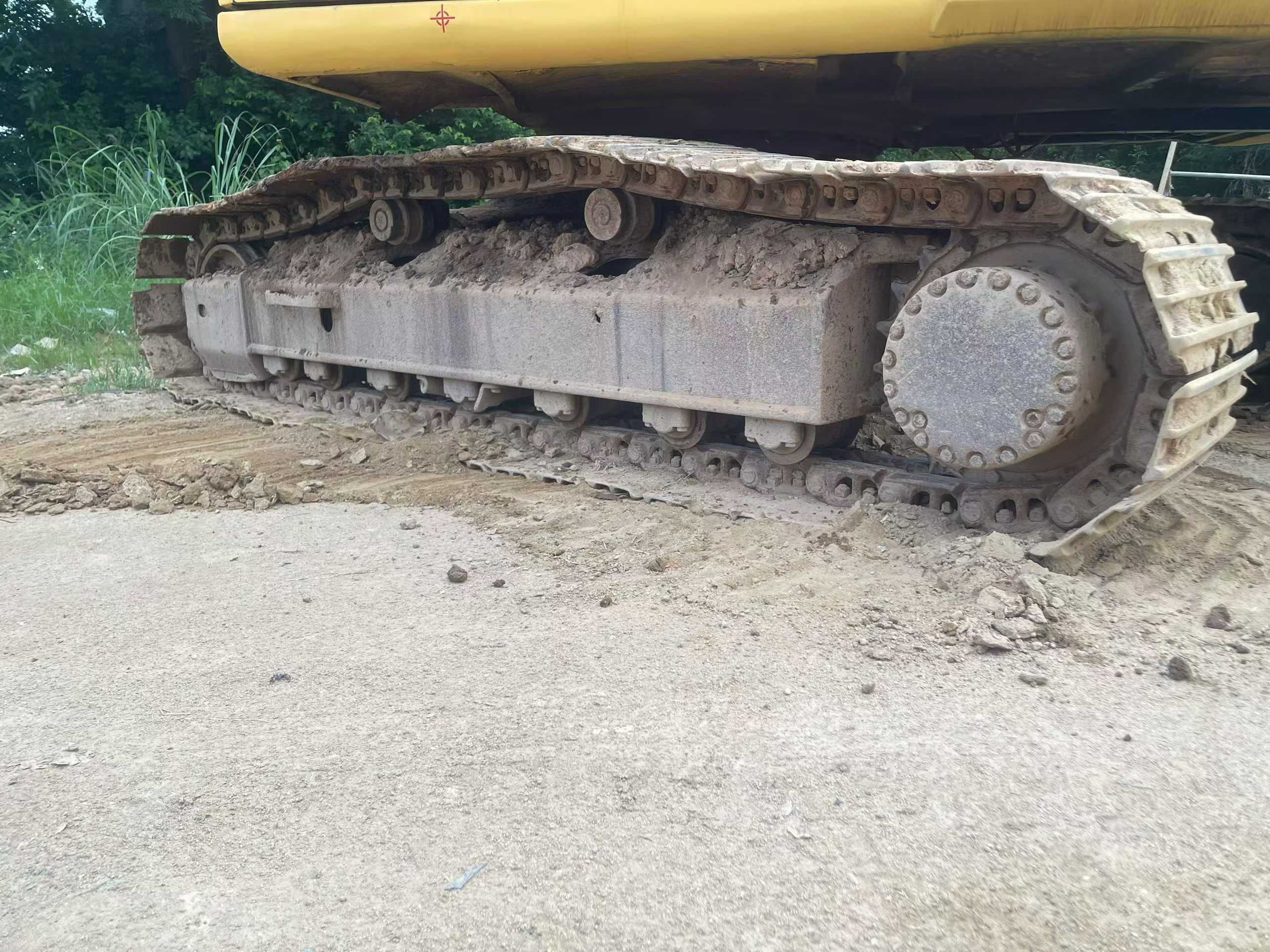 شراء حفارة Komatsu PC200-6 مستعملة / 6
