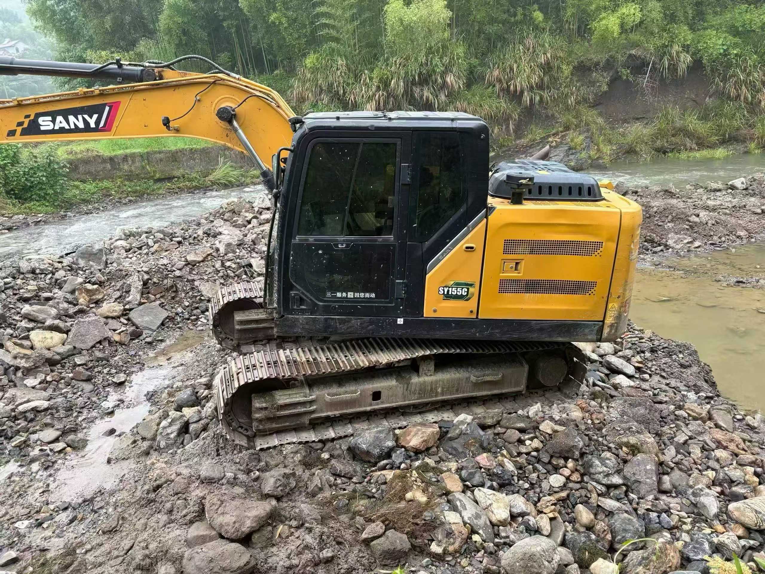 Buy Sany SY135 Used Excavator / 2