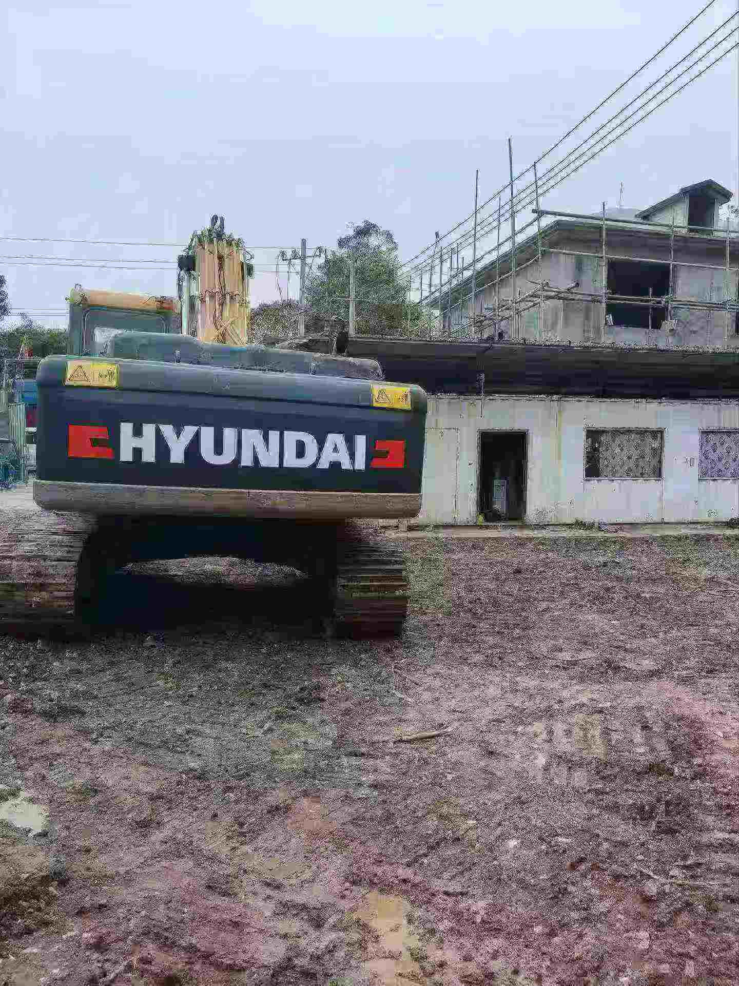 Buy Hyundai R275LC-9T Used Excavator / 3