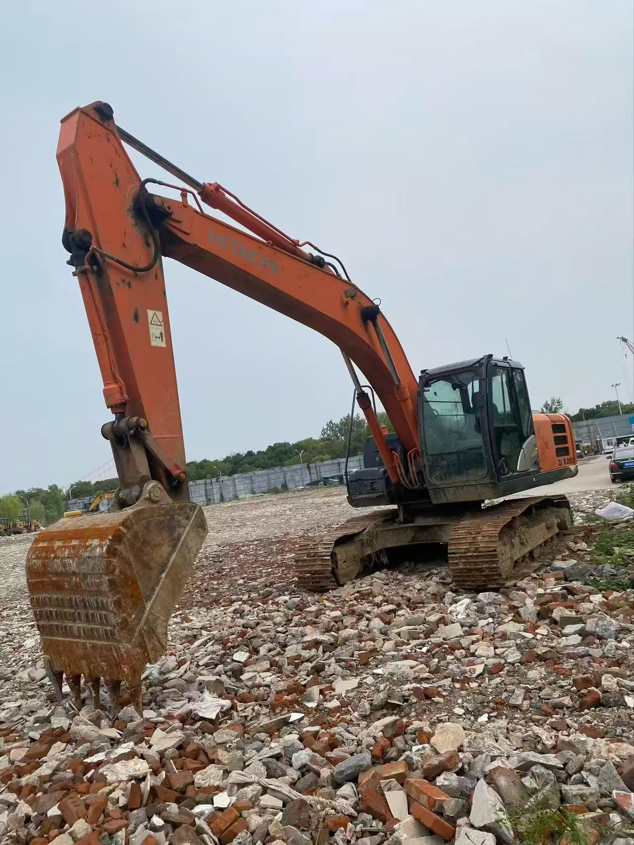 Buy Hitachi EX200-5 Used Excavator / 7 Buy Hitachi EX200-5 Used Excavator / 7