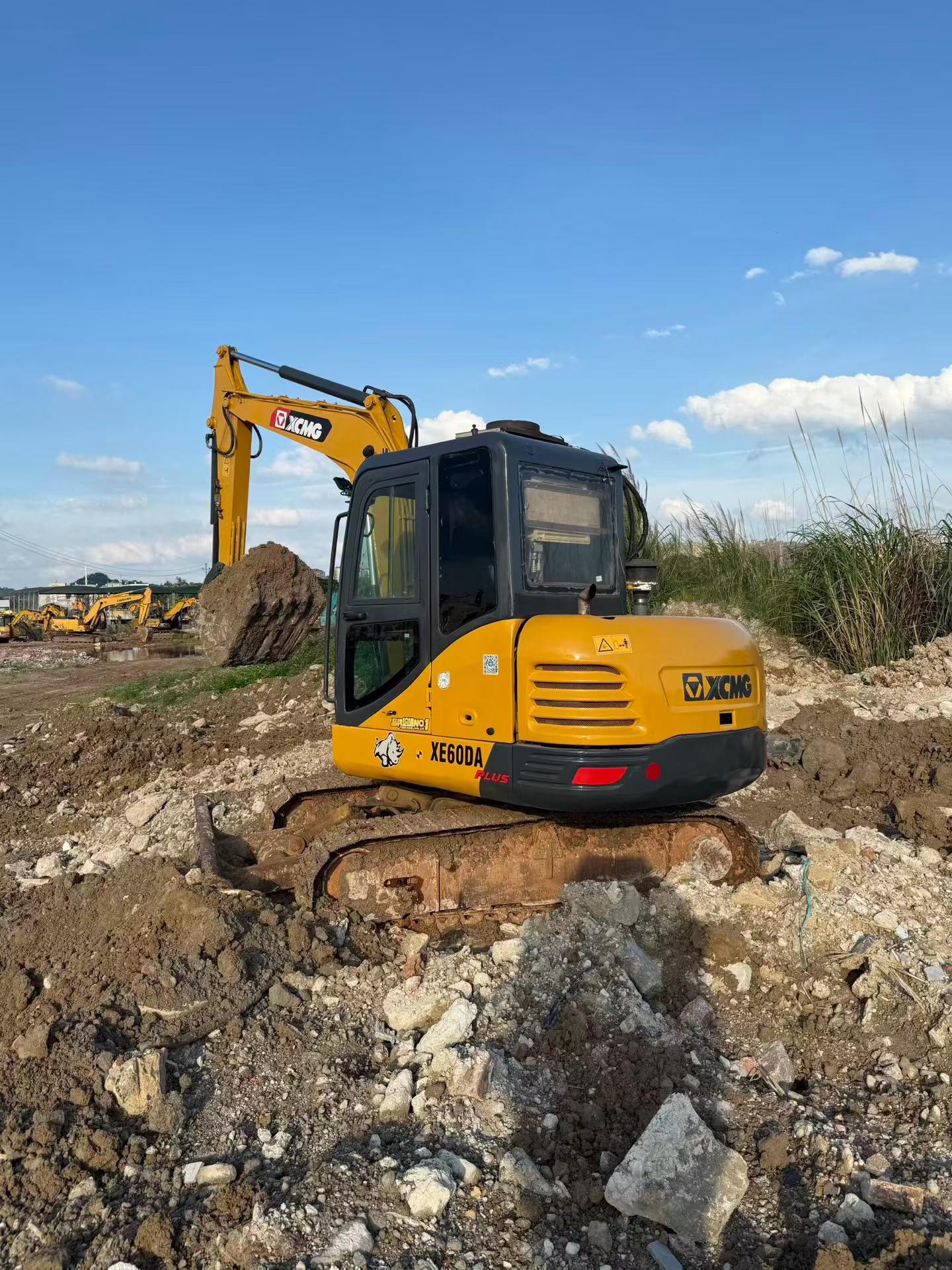 Buy XCMG LW60G Used Excavator / 2