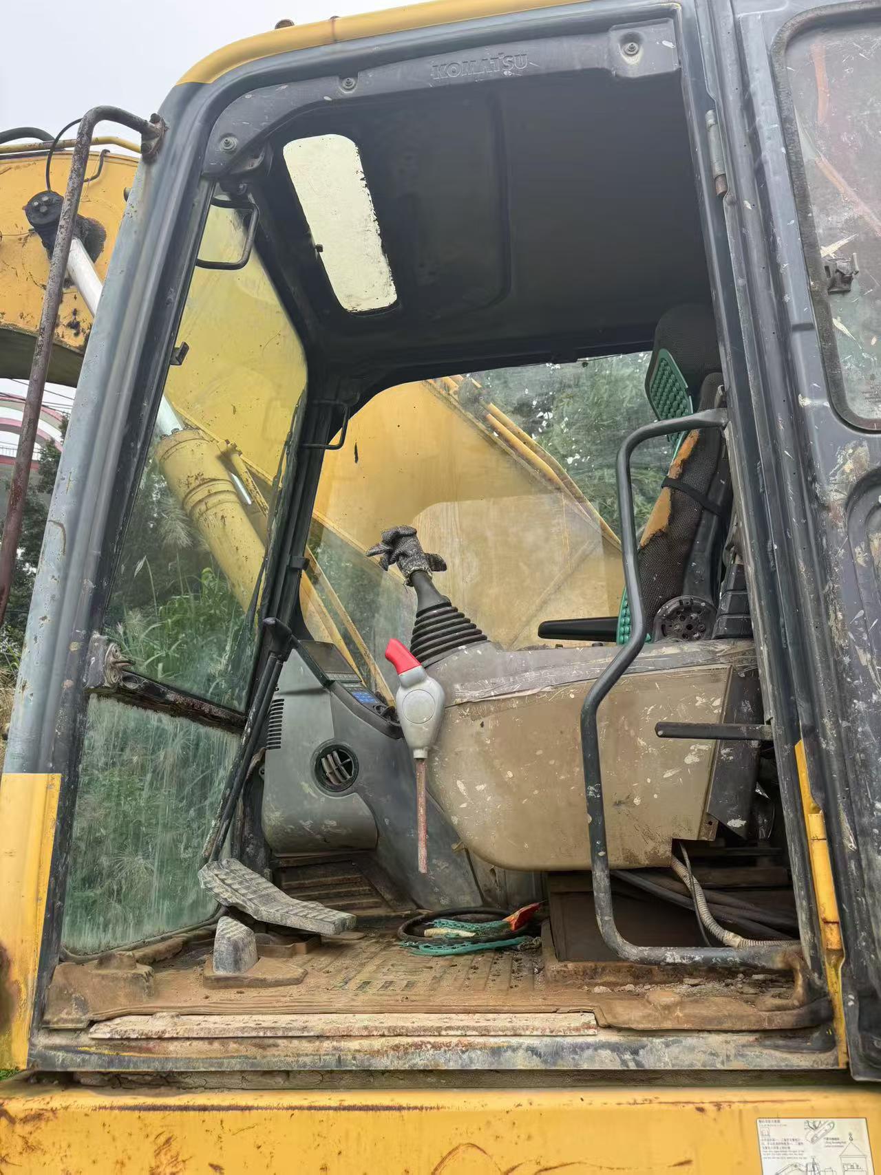Buy Komatsu PC200-8 Used Excavator / 9 Buy Komatsu PC200-8 Used Excavator / 9