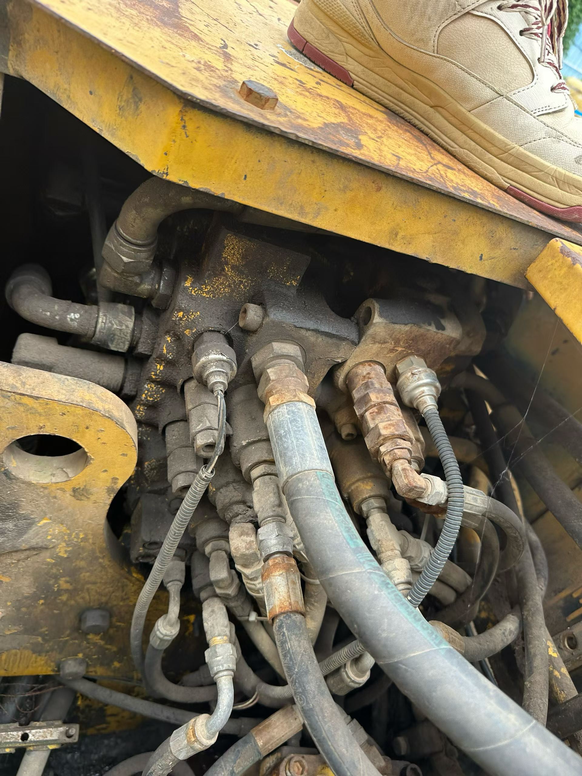 Buy Kato HD513MR-6 Used Excavator / 6