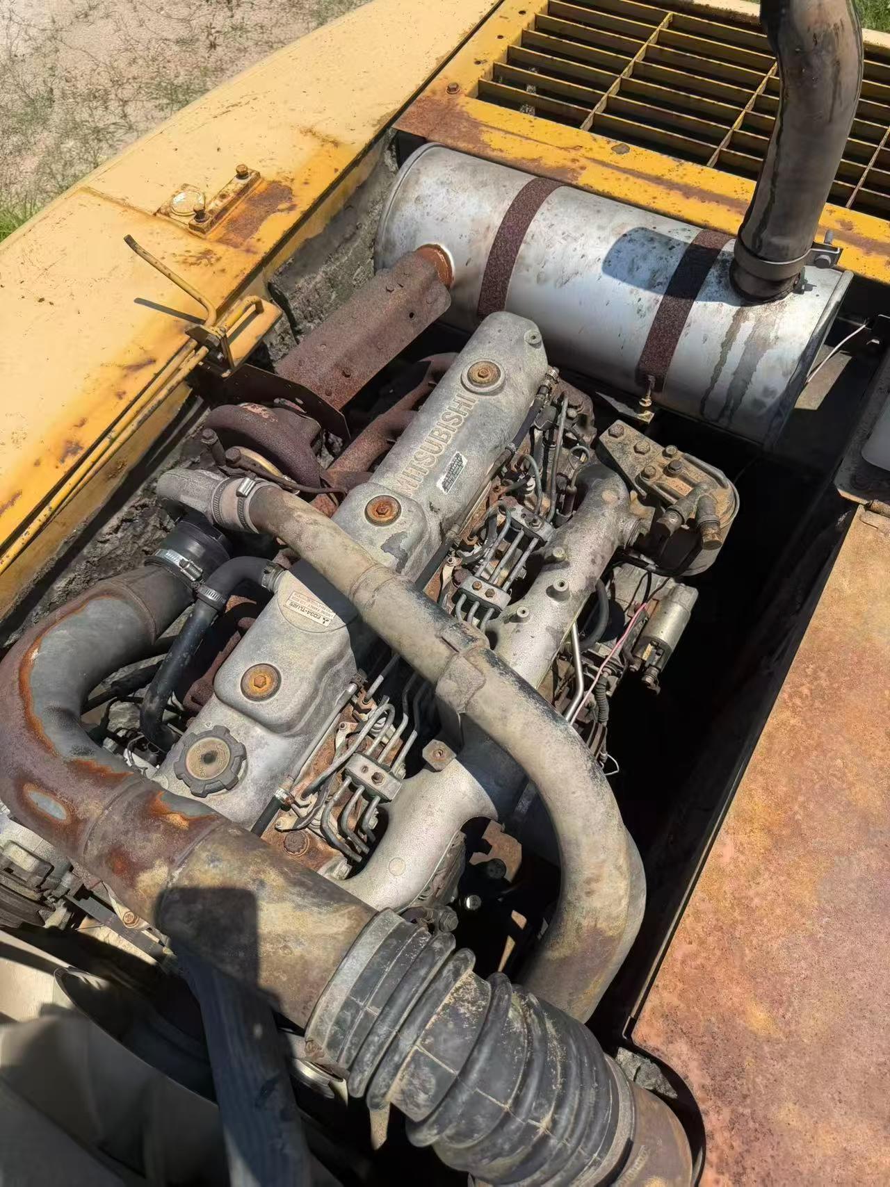 Buy Kato 820-3SP Used Excavator / 2