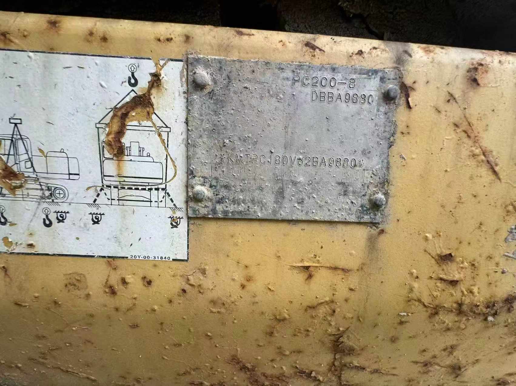 Buy Komatsu PC200-8 Used Excavator / 6