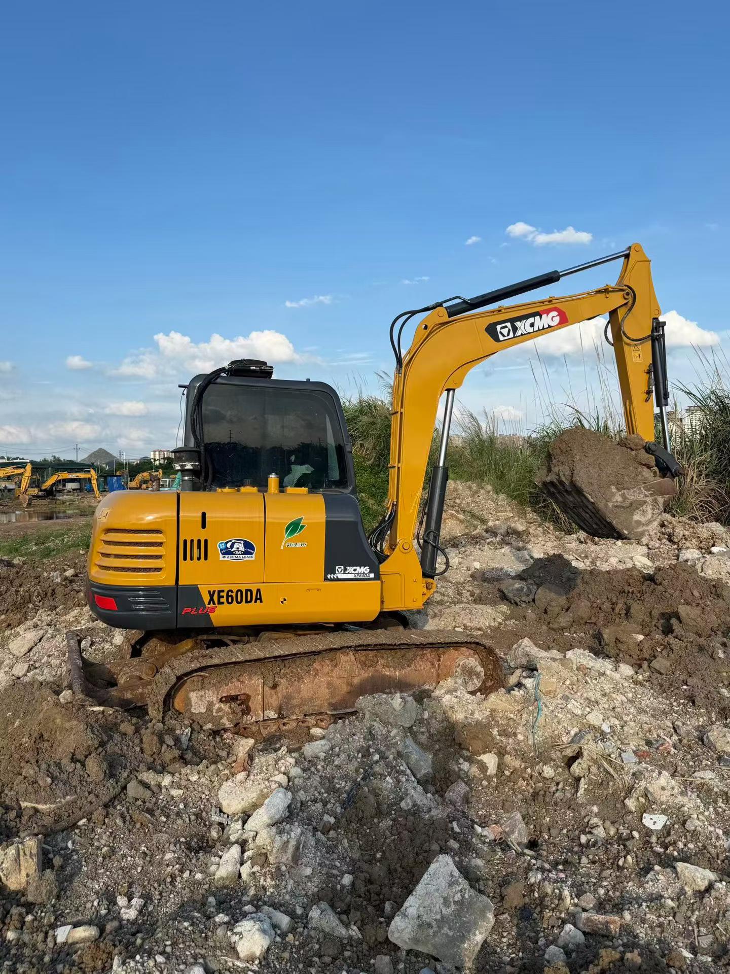 Buy XCMG LW60G Used Excavator / 4
