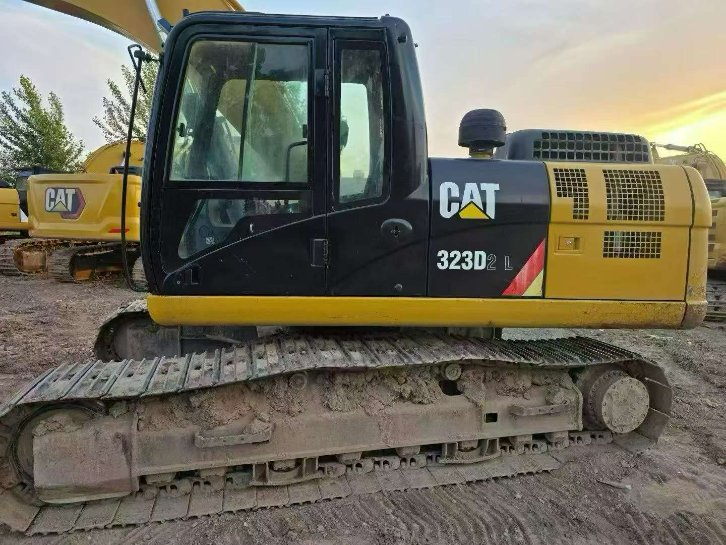 Buy Caterpillar 323D2L Used Excavator / 2