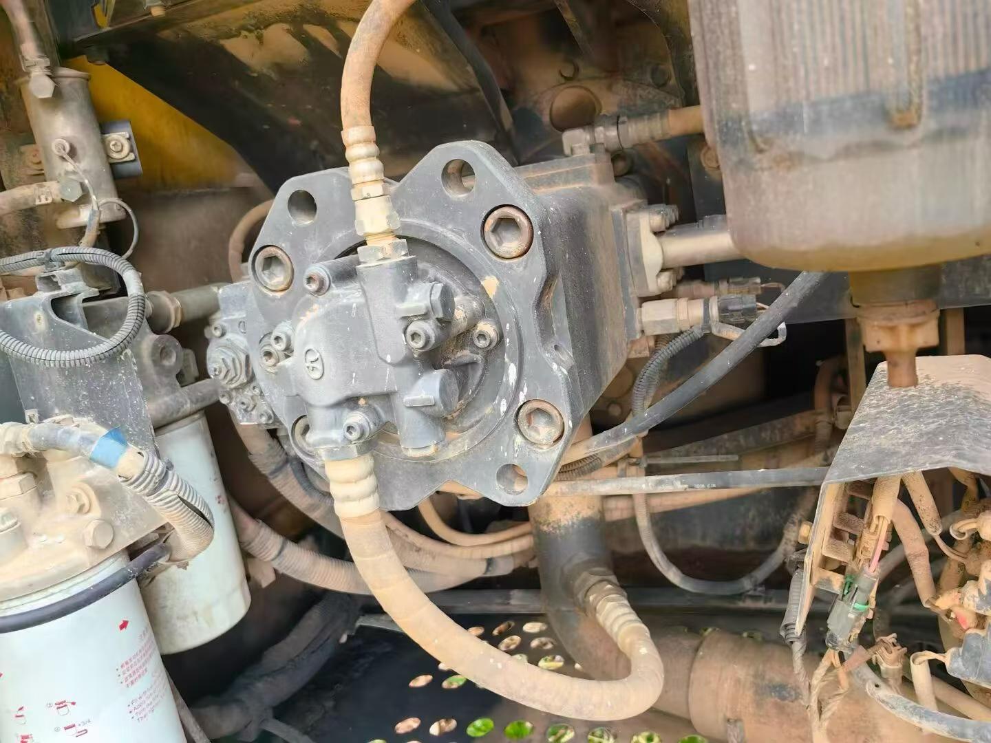 شراء حفارة Sumitomo SH210-5 مستعملة / 2