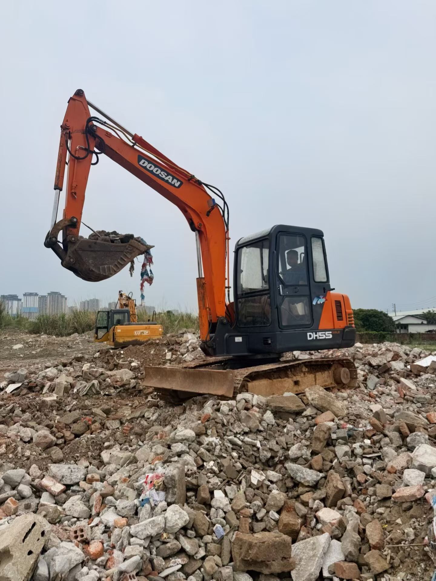 شراء حفارة Doosan DH55 مستعملة / 4