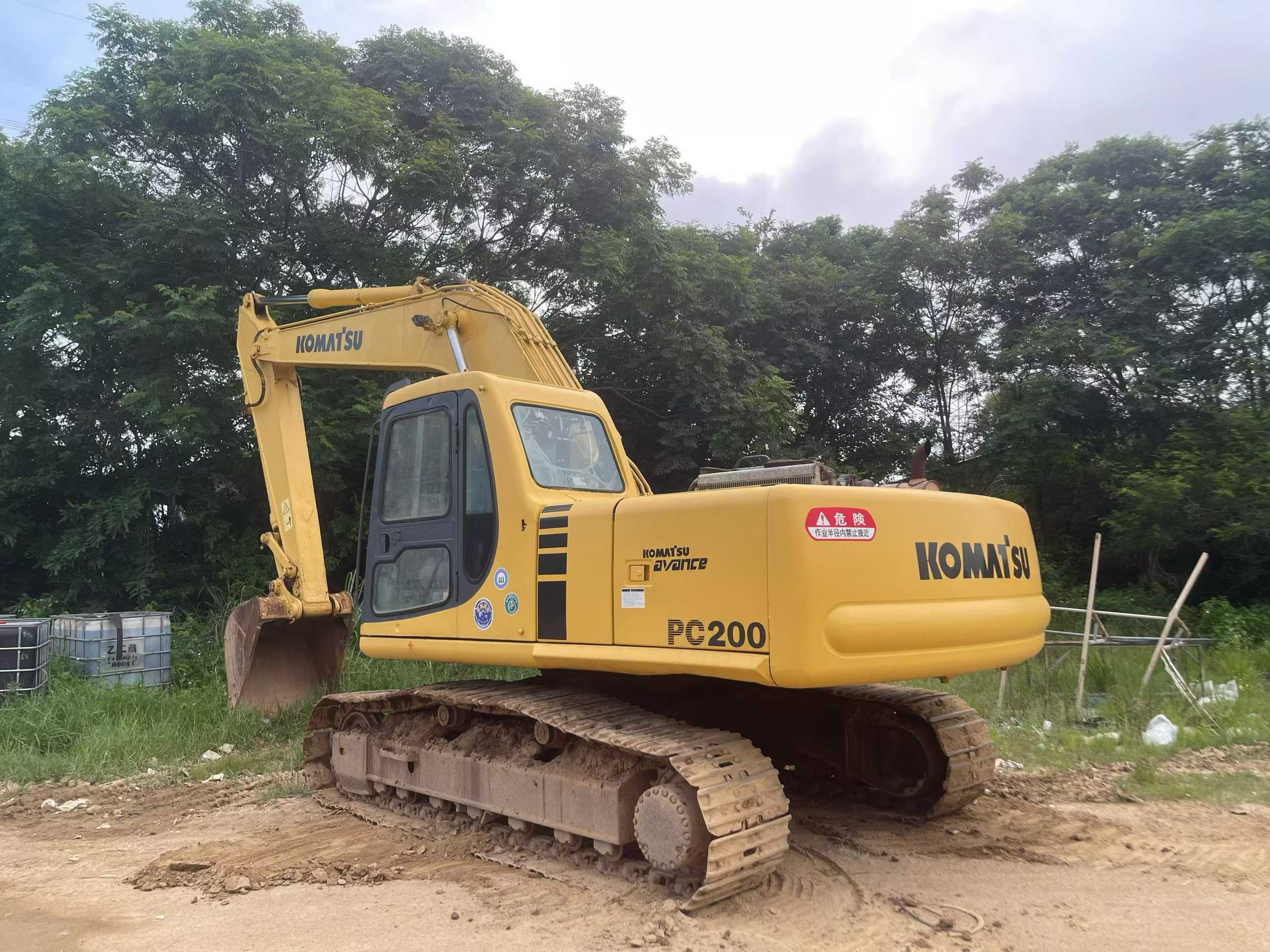 شراء Komatsu PC200-6 مستعمل حفارة