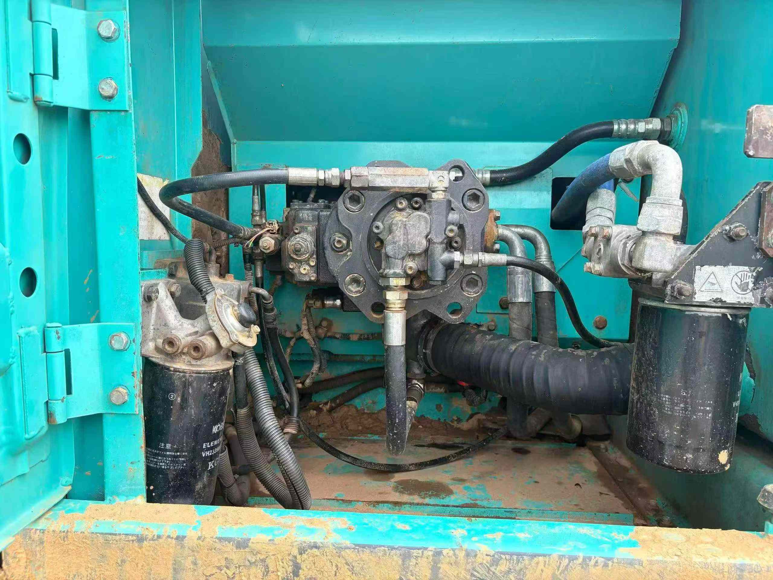 Buy Kobelco SK200-2 Used Excavator / 6 Buy Kobelco SK200-2 Used Excavator / 6