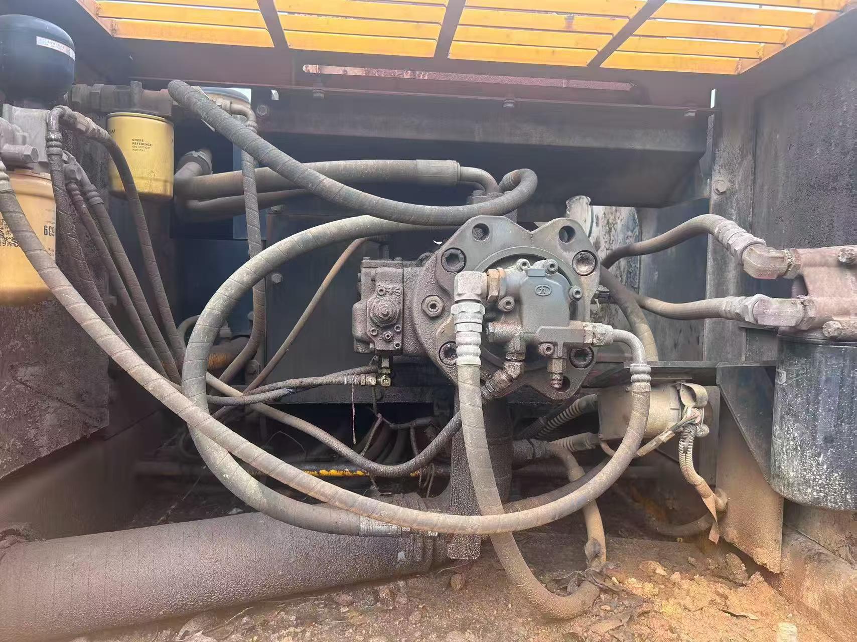 Buy Kato HD1023 Used Excavator / 2 Buy Kato HD1023 Used Excavator / 2