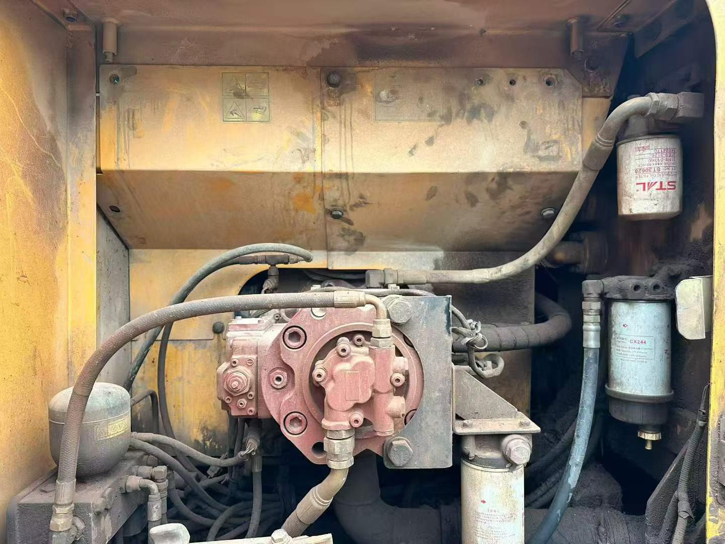 Buy Hyundai R225-7 Used Excavator / 9 Buy Hyundai R225-7 Used Excavator / 9