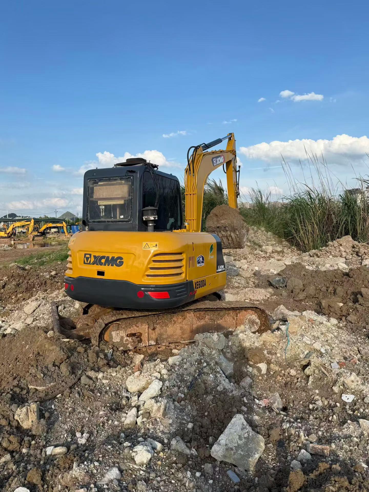 Buy XCMG LW60G Used Excavator / 3