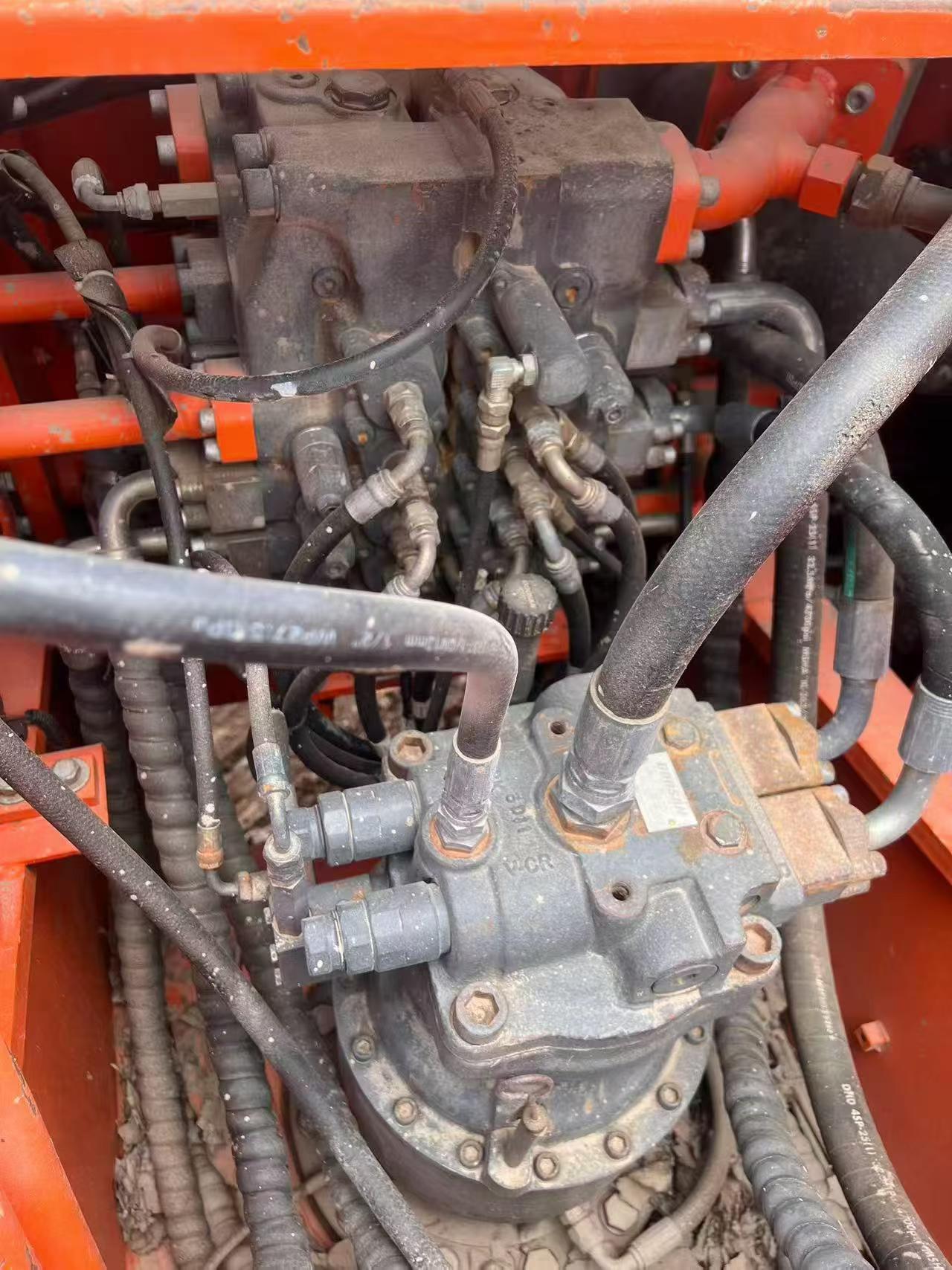 شراء حفارة Doosan DH225-9 مستعملة / 8