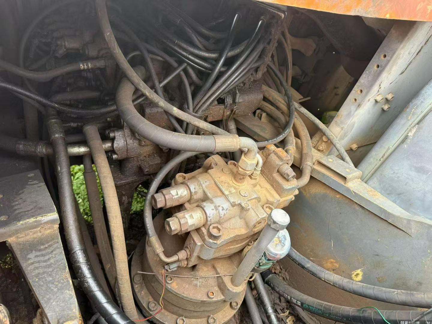 Buy Hitachi EX200-3 Used Excavator / 8