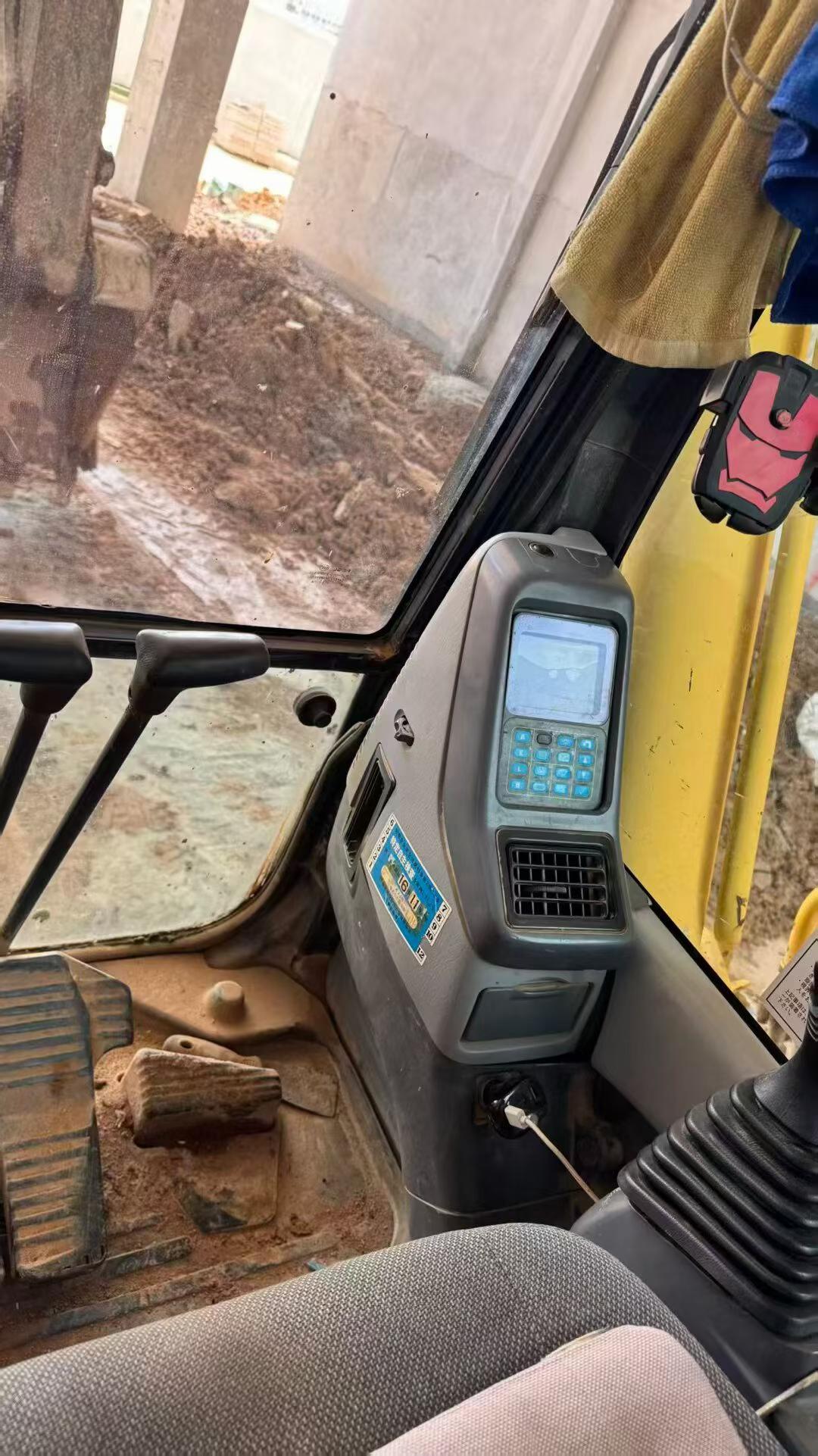 Buy Komatsu PC200-7 Used Excavator / 3