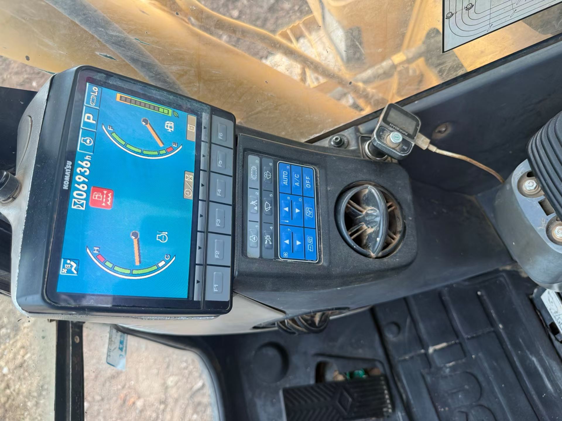 شراء حفارة Komatsu PC60-8 مستعملة / 6