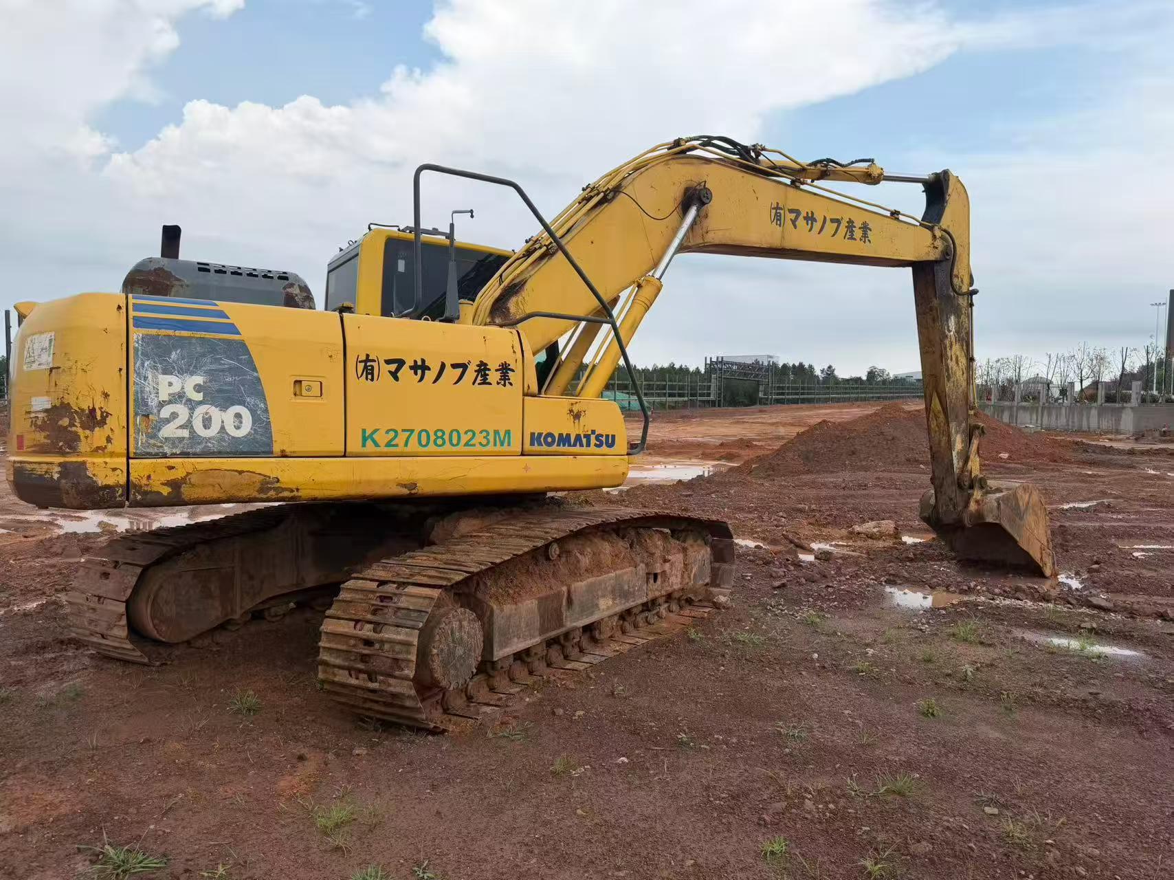 Buy Komatsu PC200-8N1 Used Excavator / 4