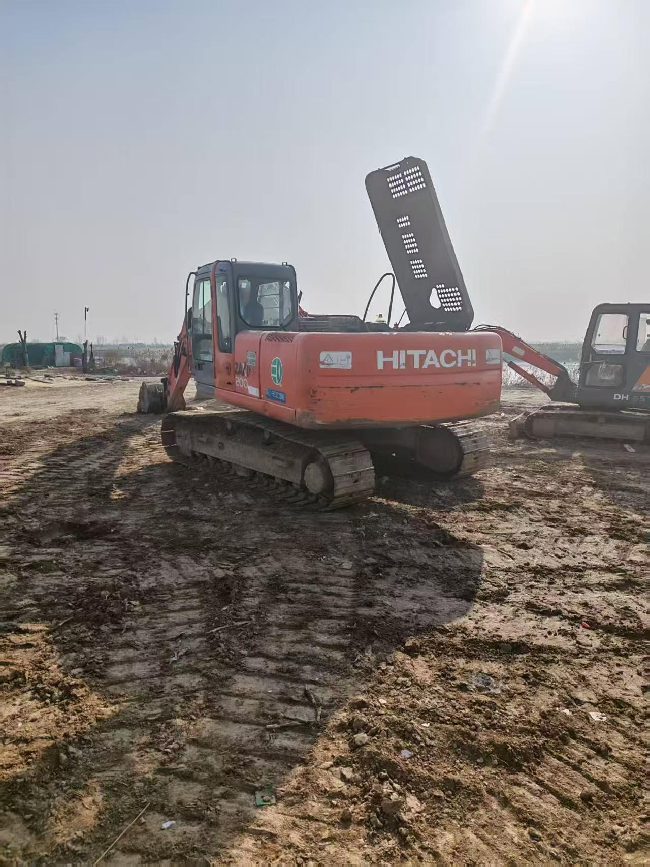 Buy Hitachi EX200 Used Excavator / 2